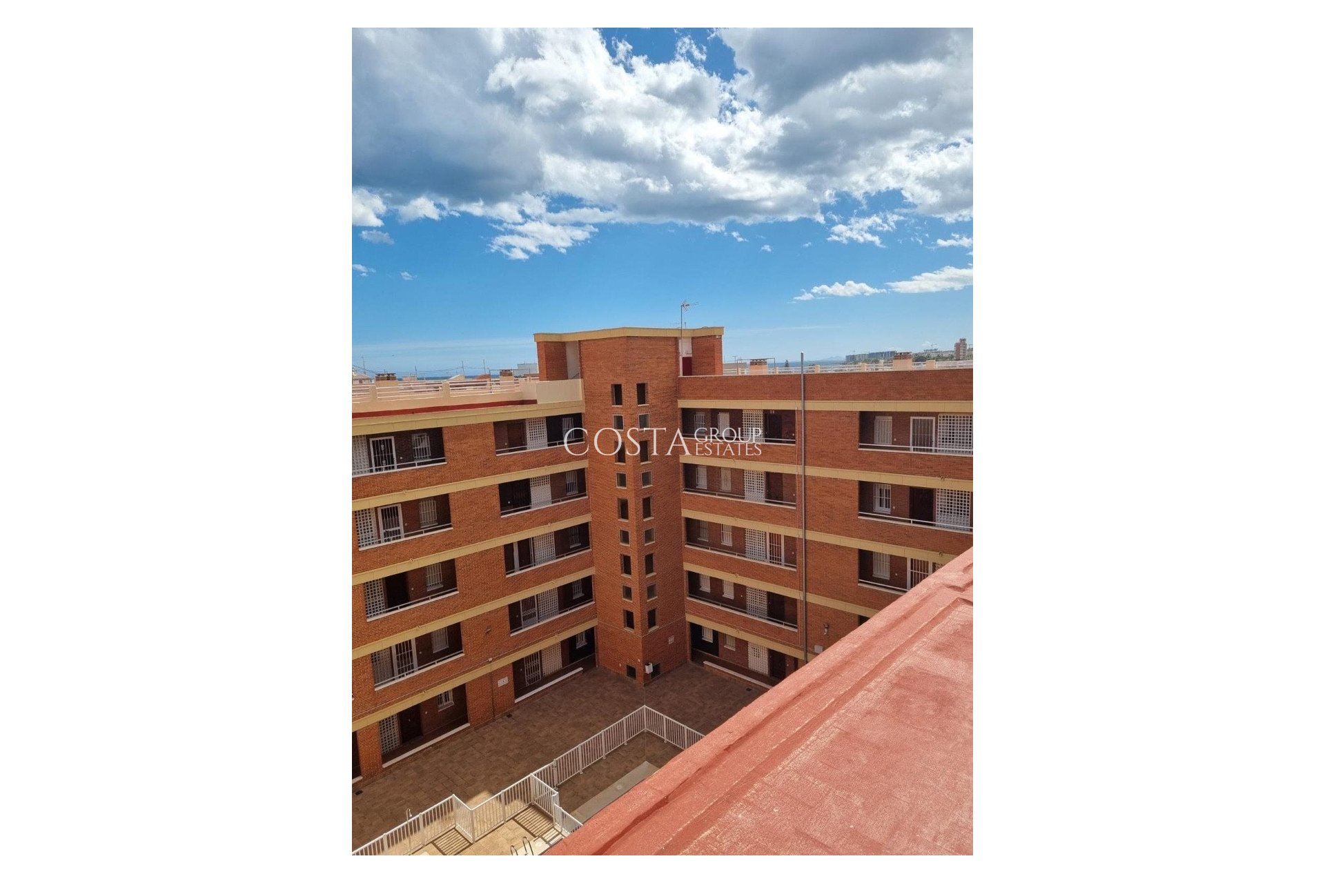 Resale - Apartments -
Torrevieja - Torrevieja Centro