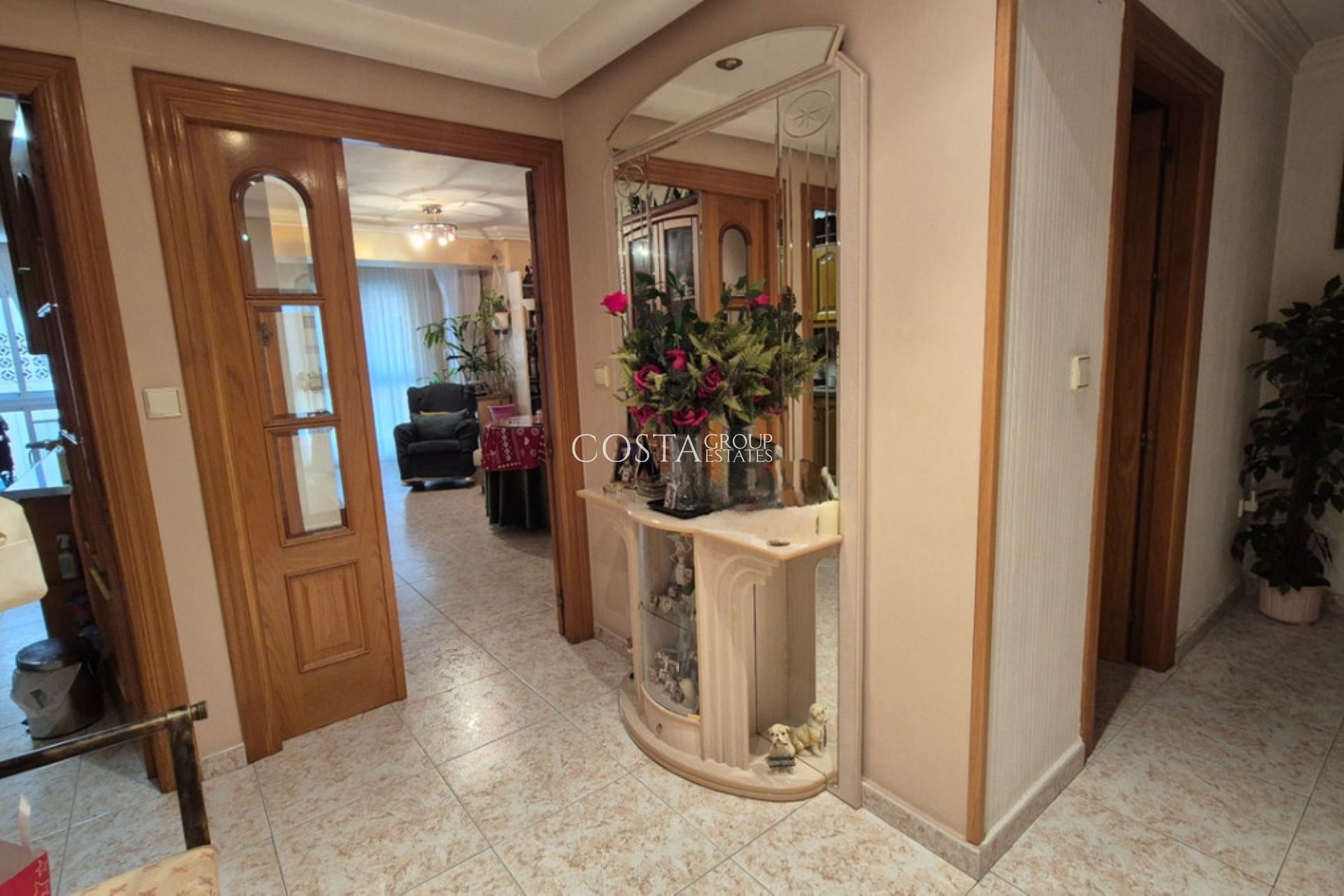 Resale - Apartments -
Torrevieja - Torrevieja Centro