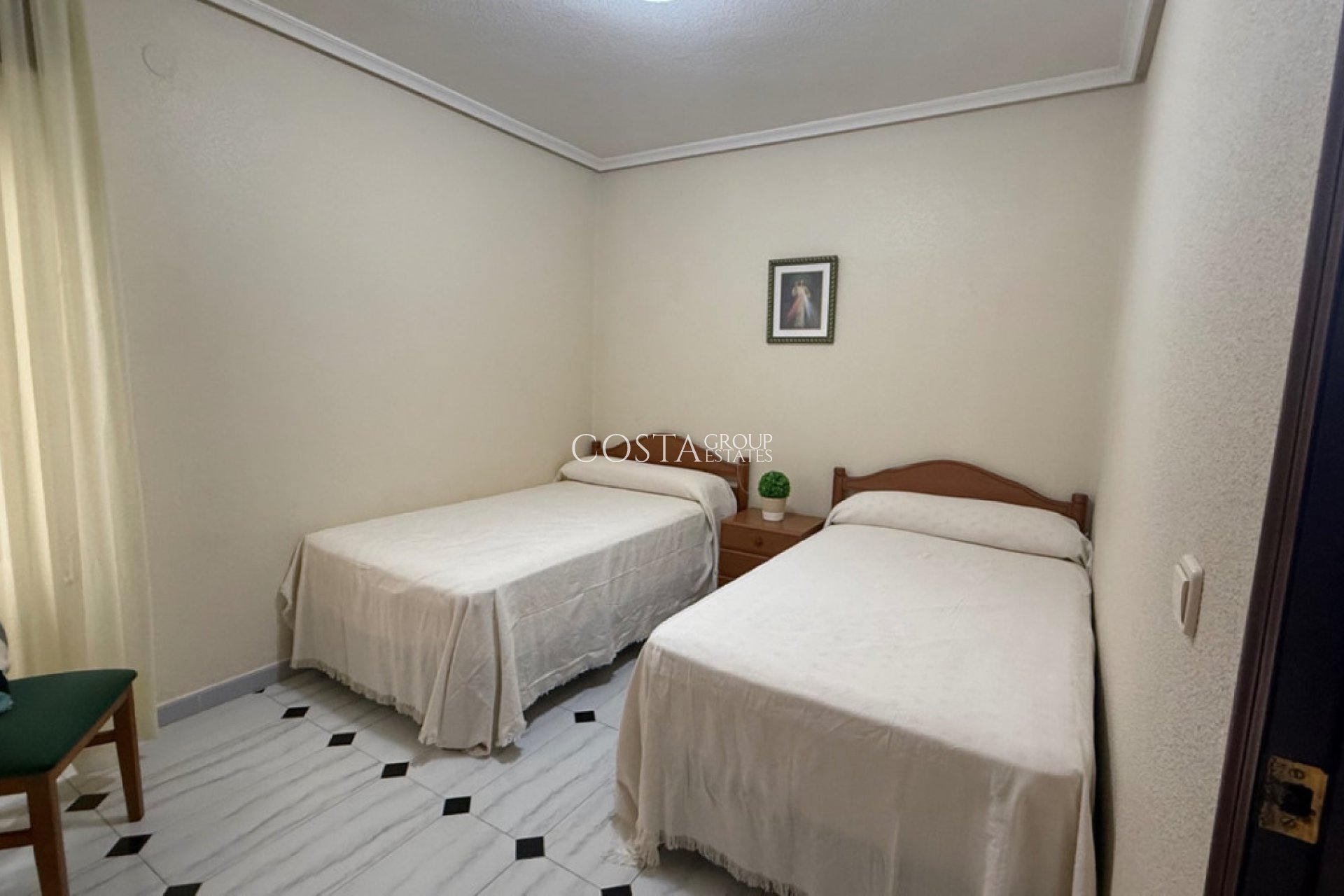 Resale - Apartments -
Torrevieja - Torrevieja Centro