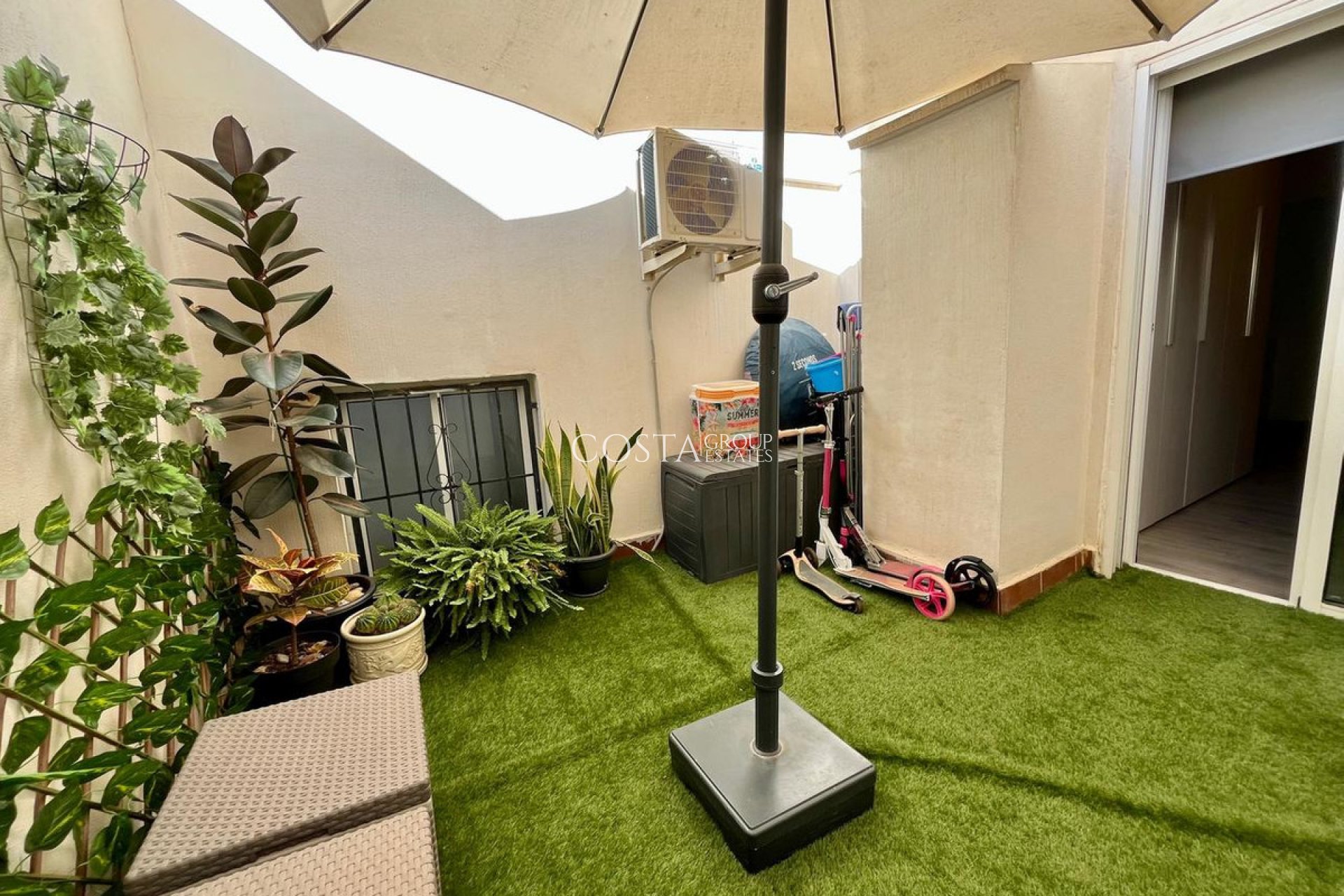 Resale - Apartments -
Torrevieja - Torrevieja Centro