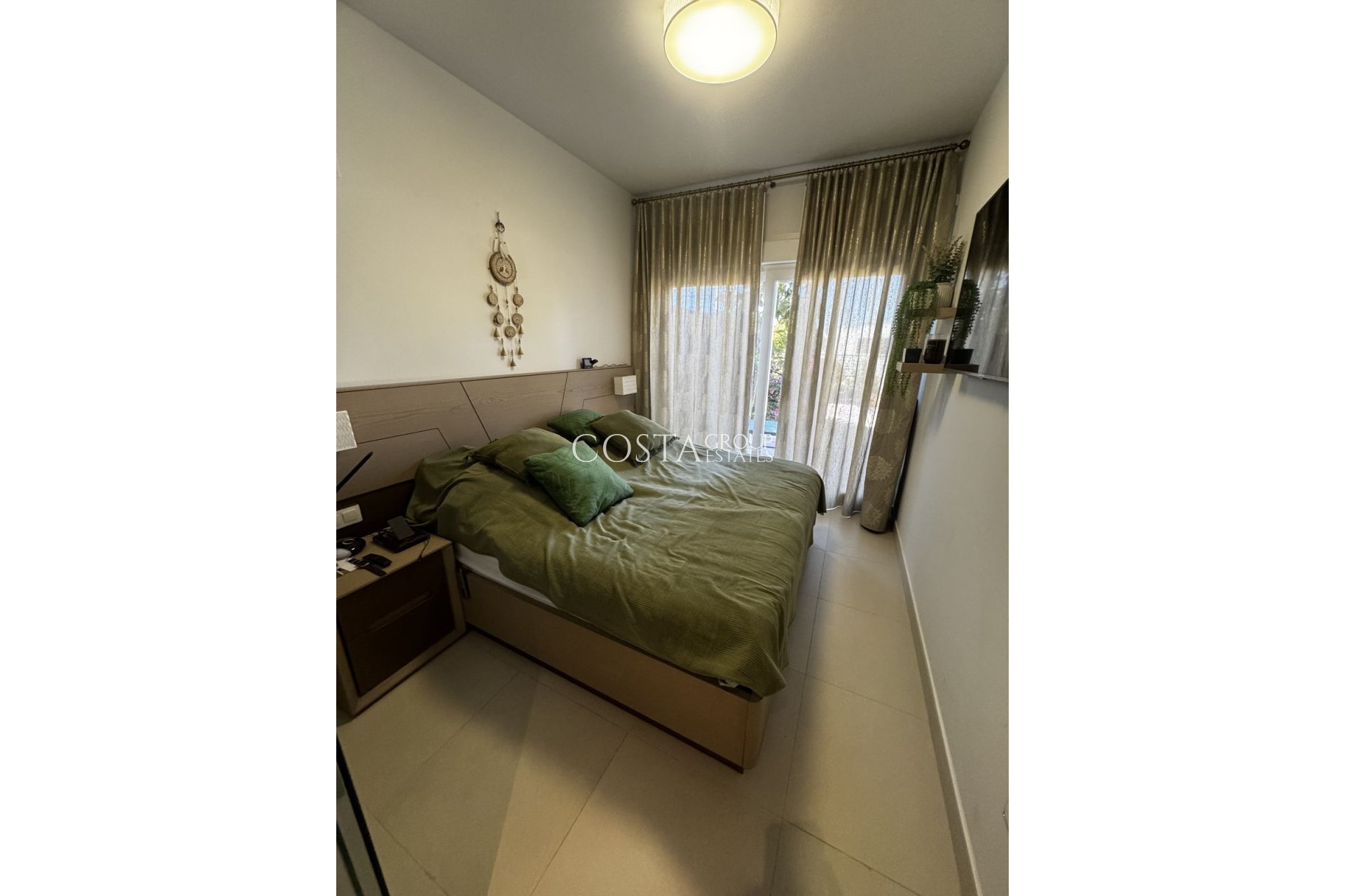 Resale - Apartments -
Torrevieja - Torrevieja Centro