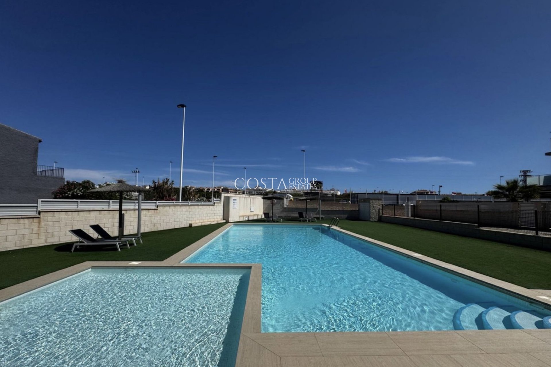 Resale - Apartments -
Torrevieja - Torrevieja Centro