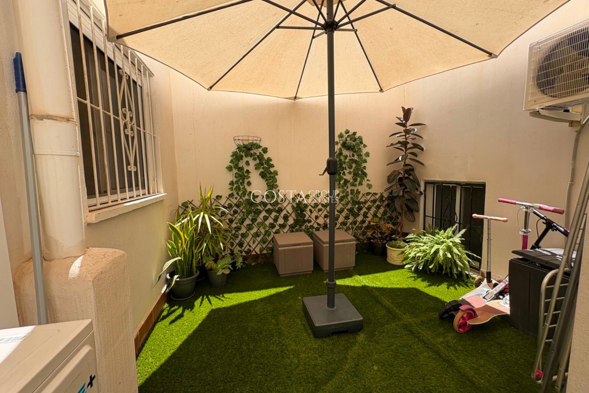 Resale - Apartments -
Torrevieja - Torrevieja Centro