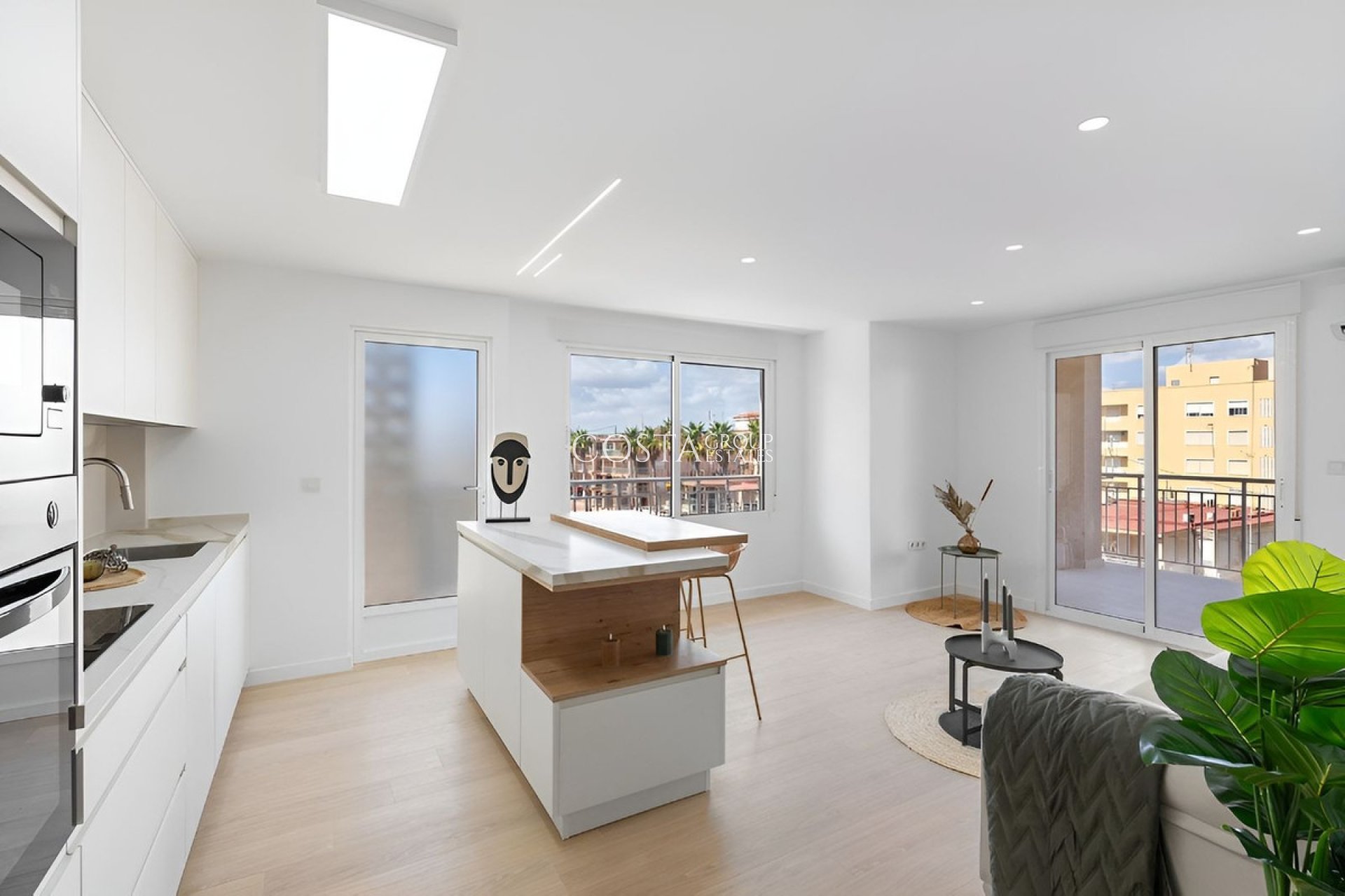 Resale - Apartments -
Torrevieja - Torrevieja Centro