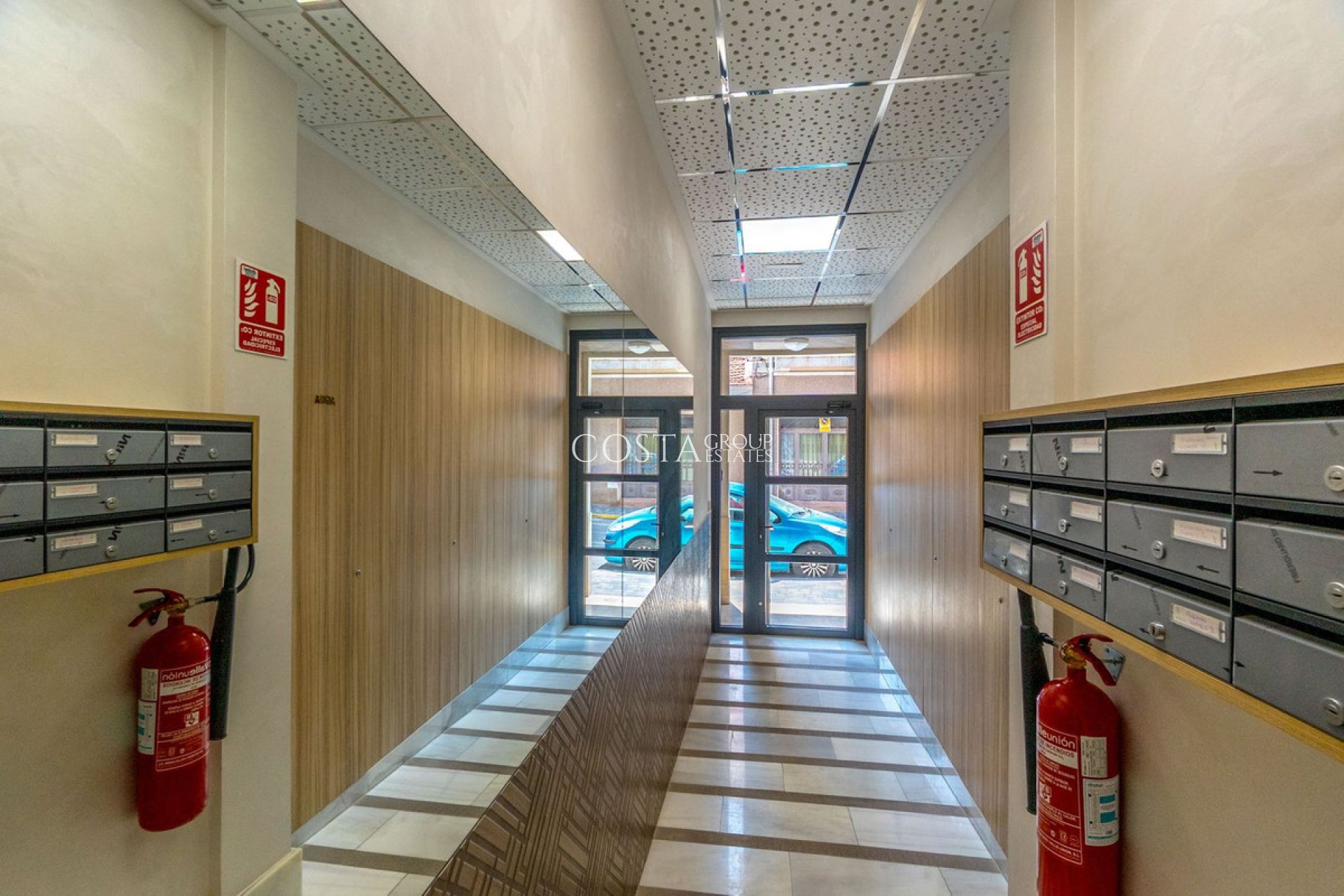 Resale - Apartments -
Torrevieja - Torrevieja Centro