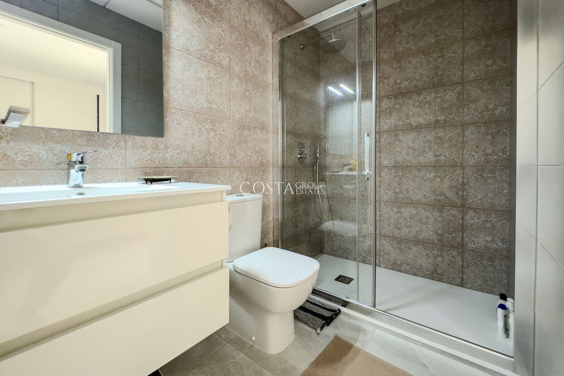 Resale - Apartments -
Torrevieja - Torrevieja Centro