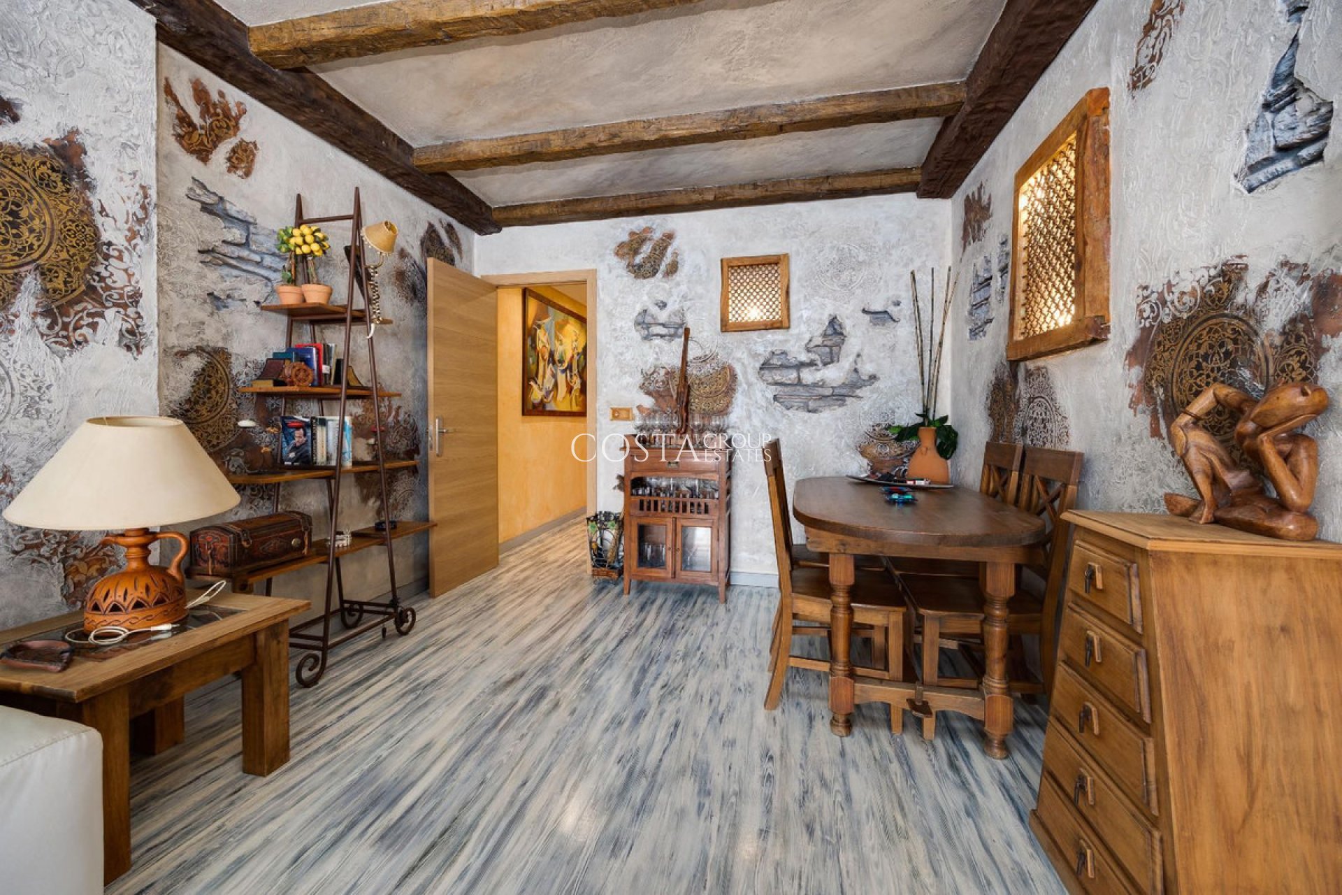 Resale - Apartments -
Torrevieja - Torrevieja Centro