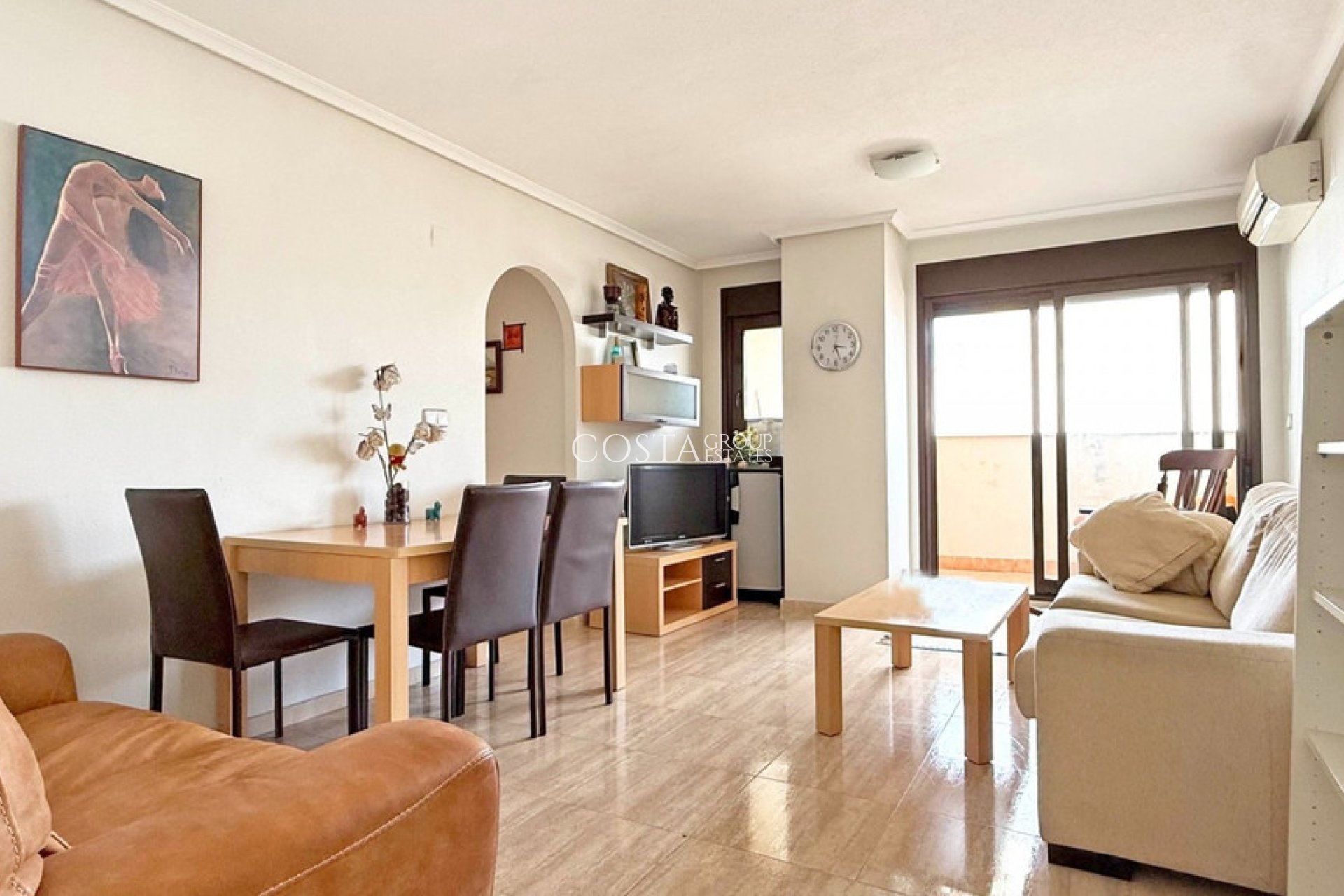 Resale - Apartments -
Torrevieja - Torrevieja Centro