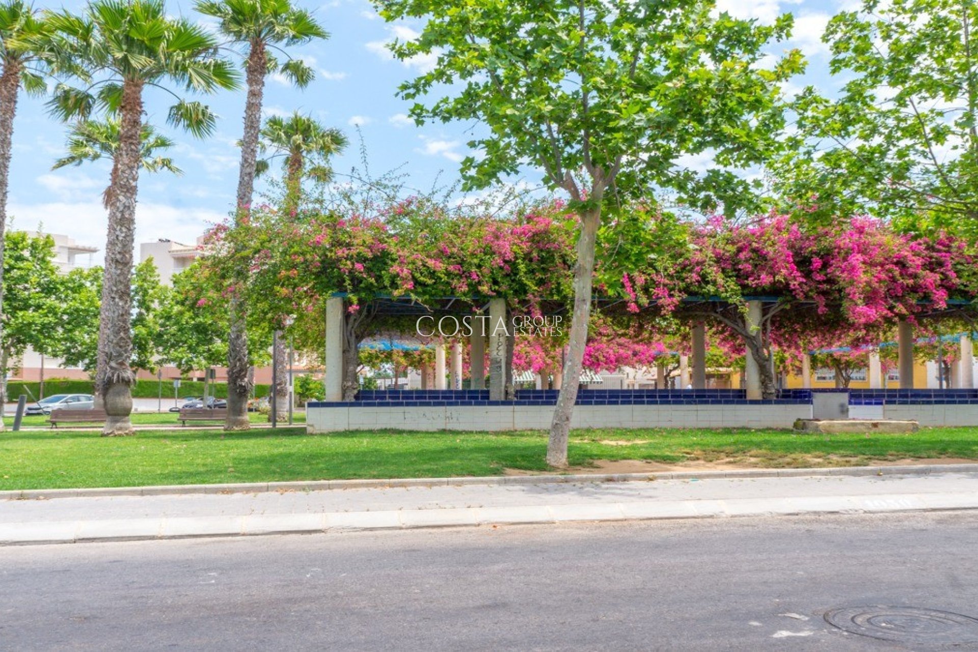 Resale - Apartments -
Torrevieja - Torrevieja Centro