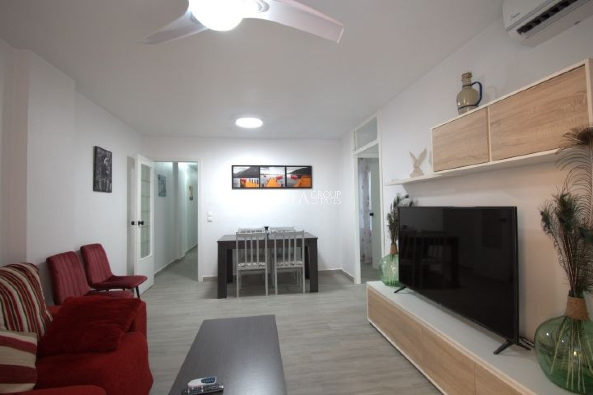 Resale - Apartments -
Torrevieja - Torrevieja Centro
