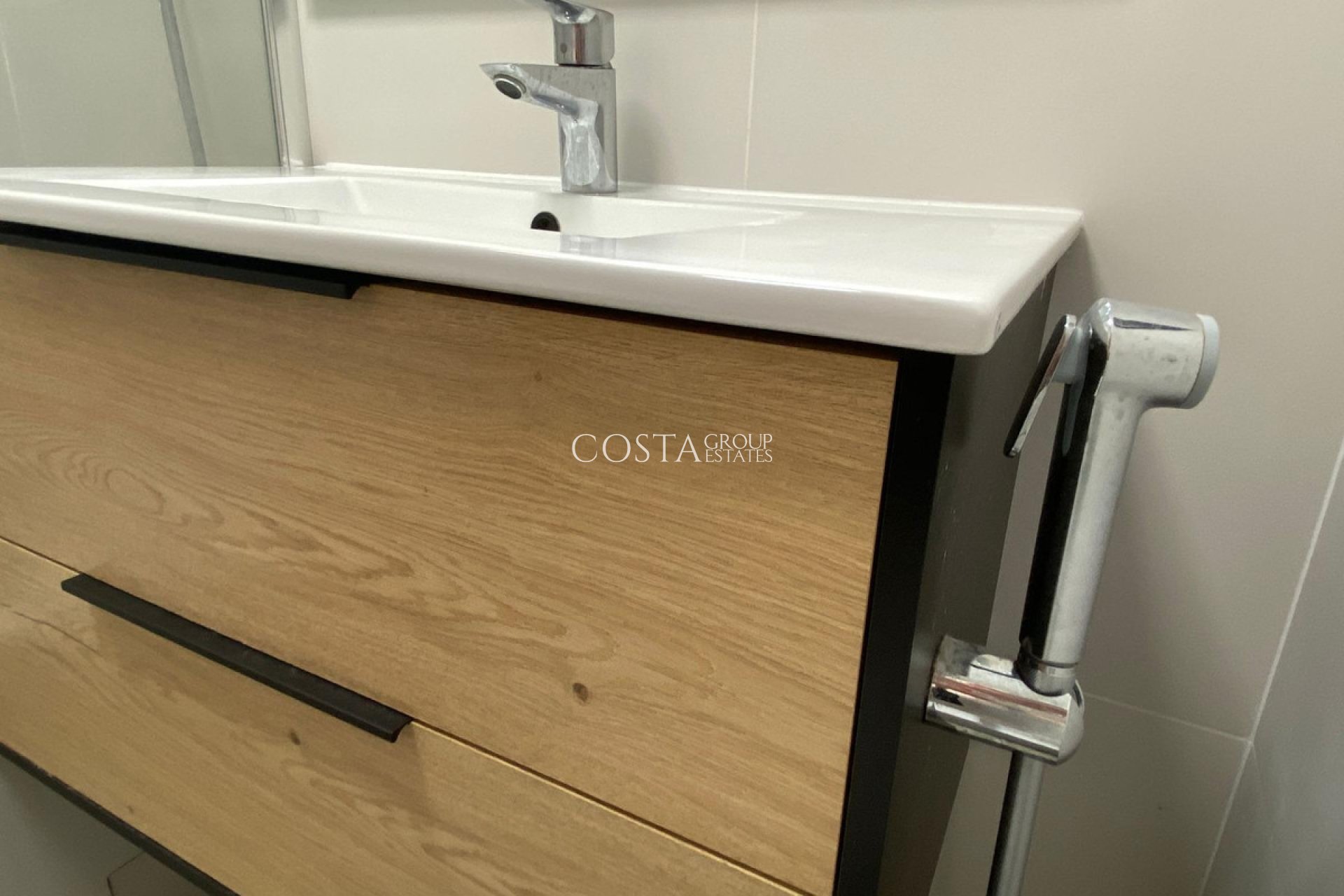 Resale - Apartments -
Torrevieja - Torrevieja Centro