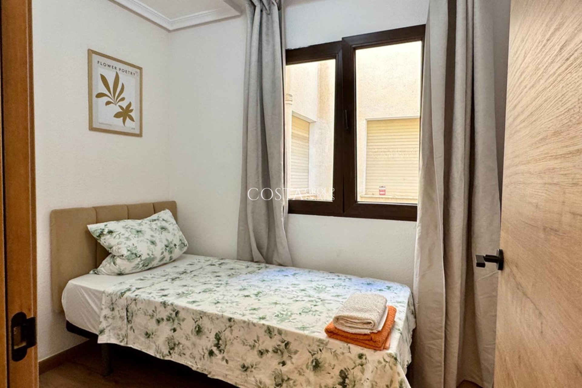 Resale - Apartments -
Torrevieja - Torrevieja Centro