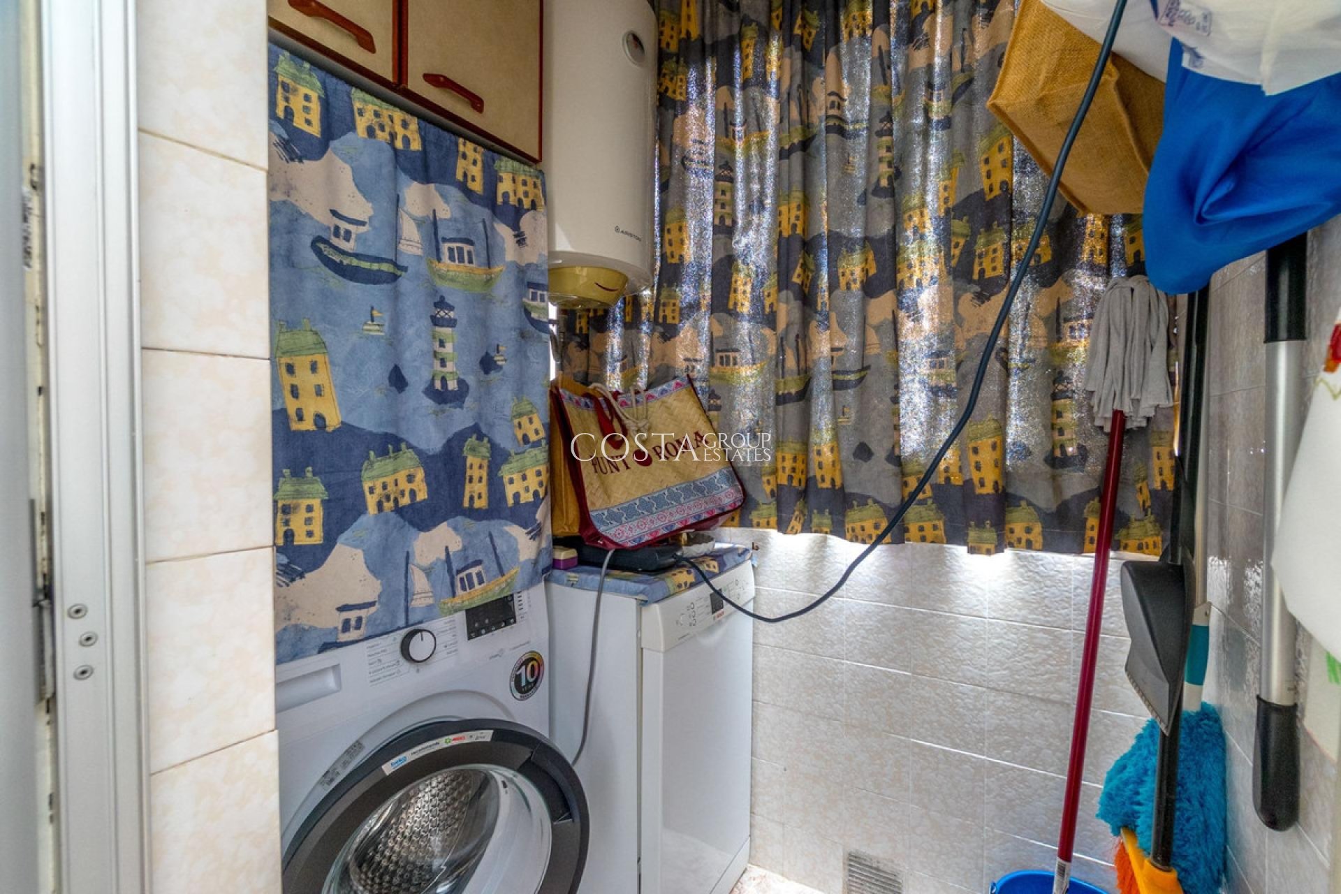 Resale - Apartments -
Torrevieja - Torrevieja Centro