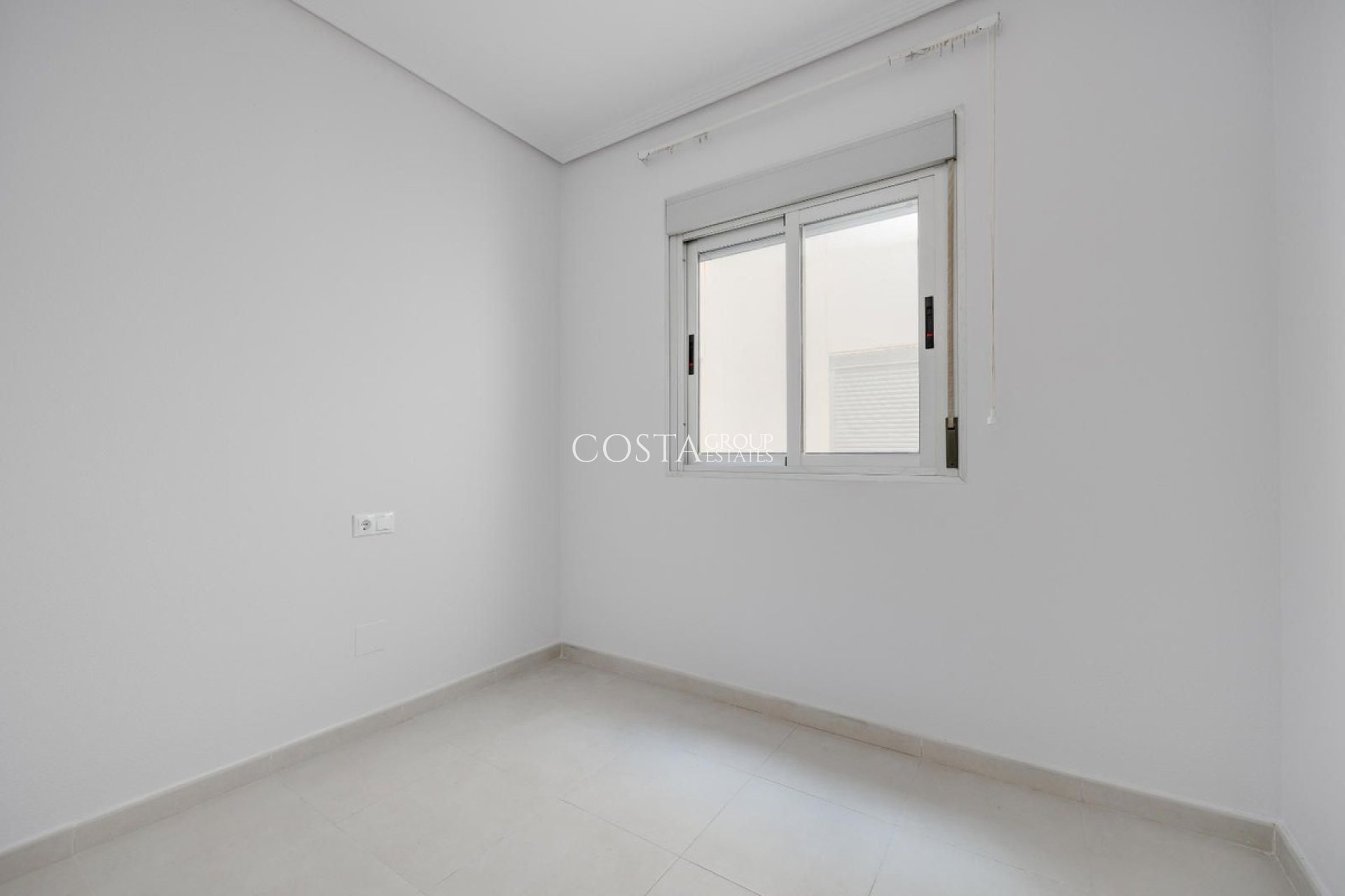 Resale - Apartments -
Torrevieja - Torrevieja Centro