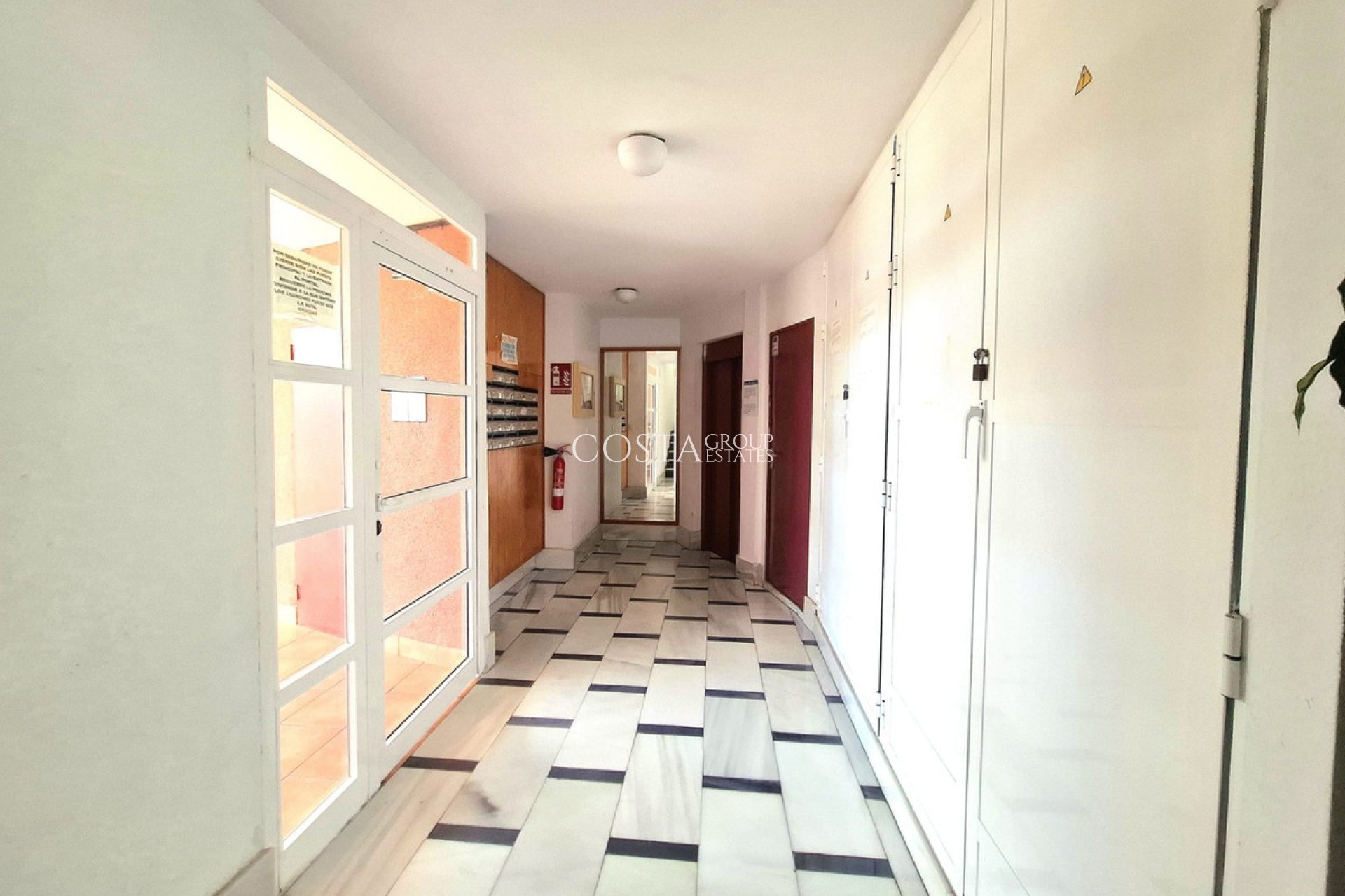 Resale - Apartments -
Torrevieja - Torrevieja Centro