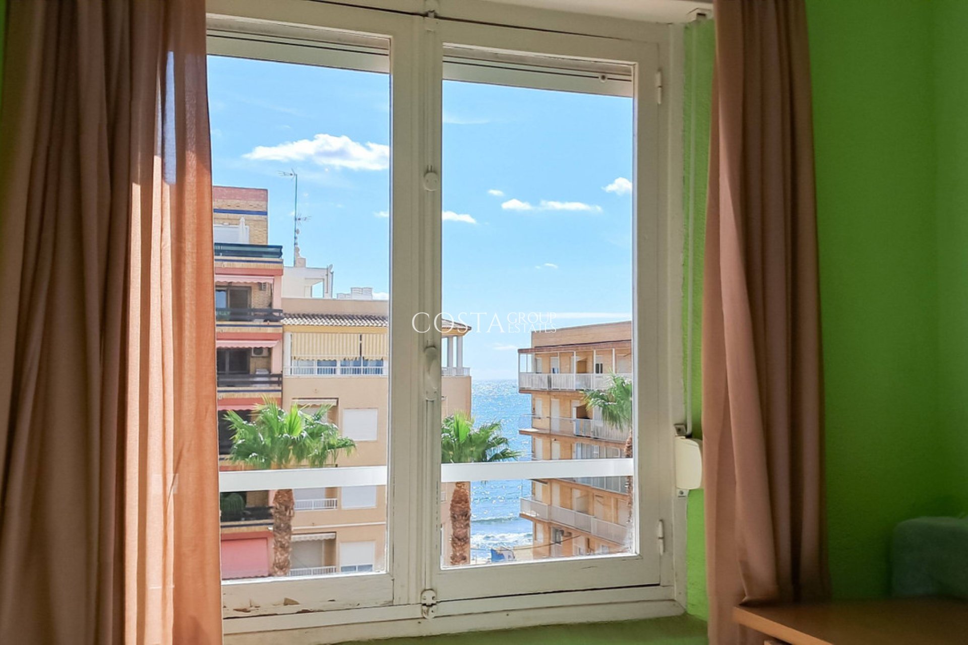 Resale - Apartments -
Torrevieja - Torrevieja Centro