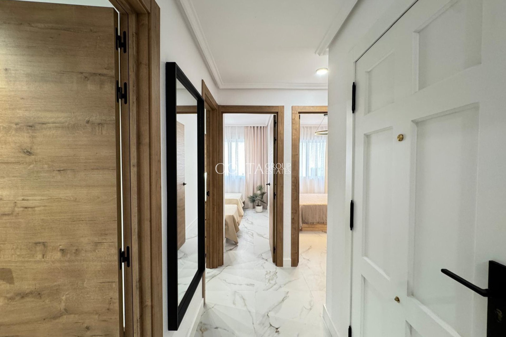 Resale - Apartments -
Torrevieja - Torrevieja Centro