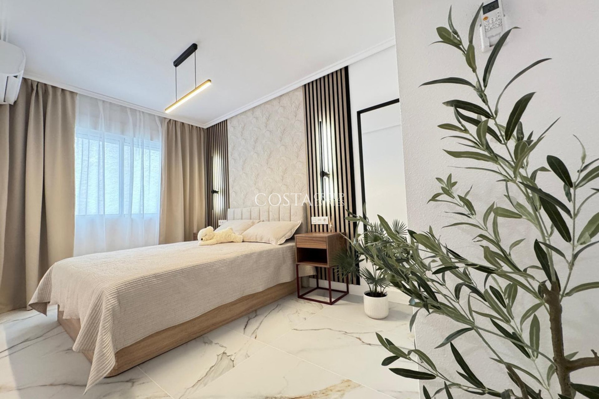 Resale - Apartments -
Torrevieja - Torrevieja Centro