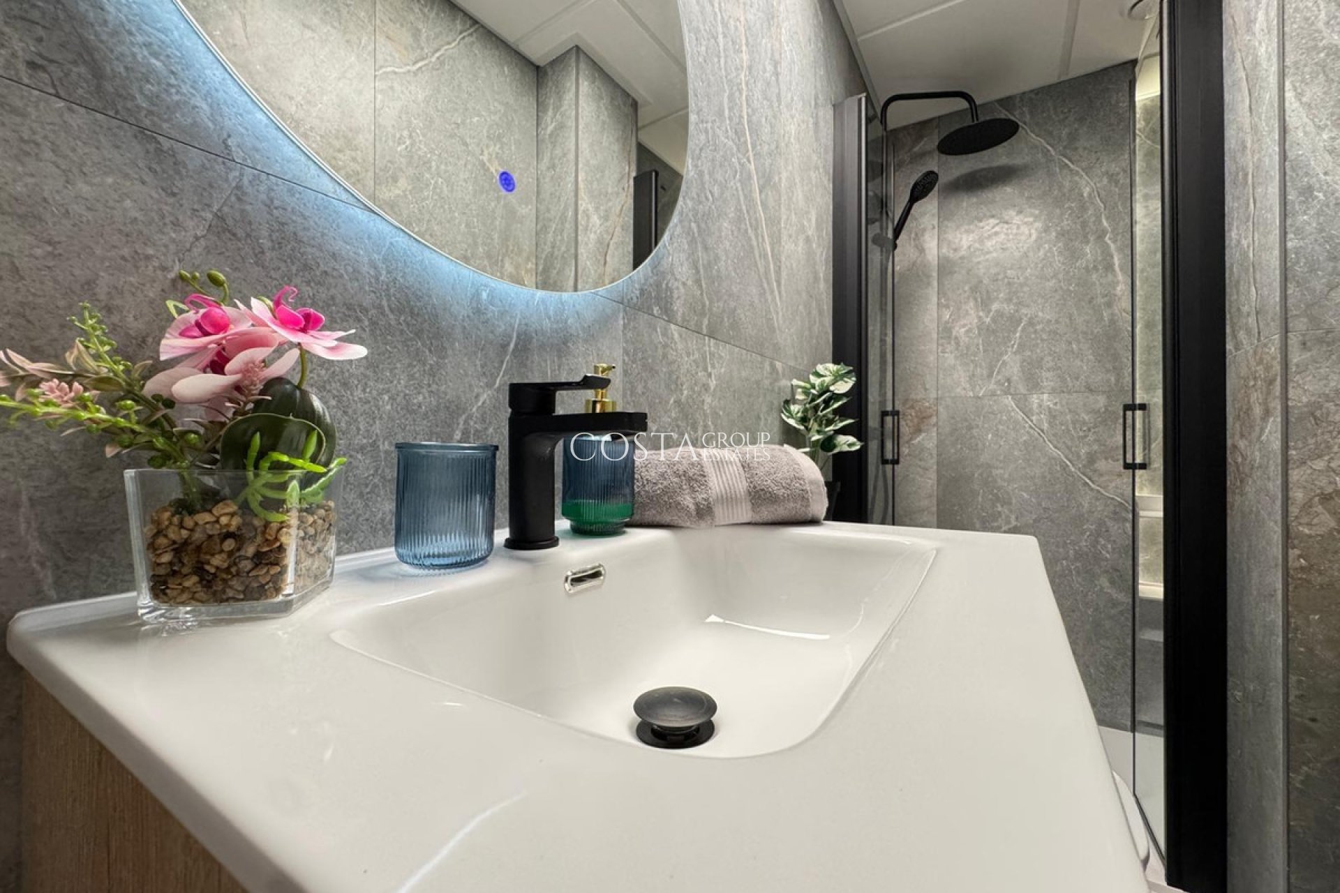 Resale - Apartments -
Torrevieja - Torrevieja Centro