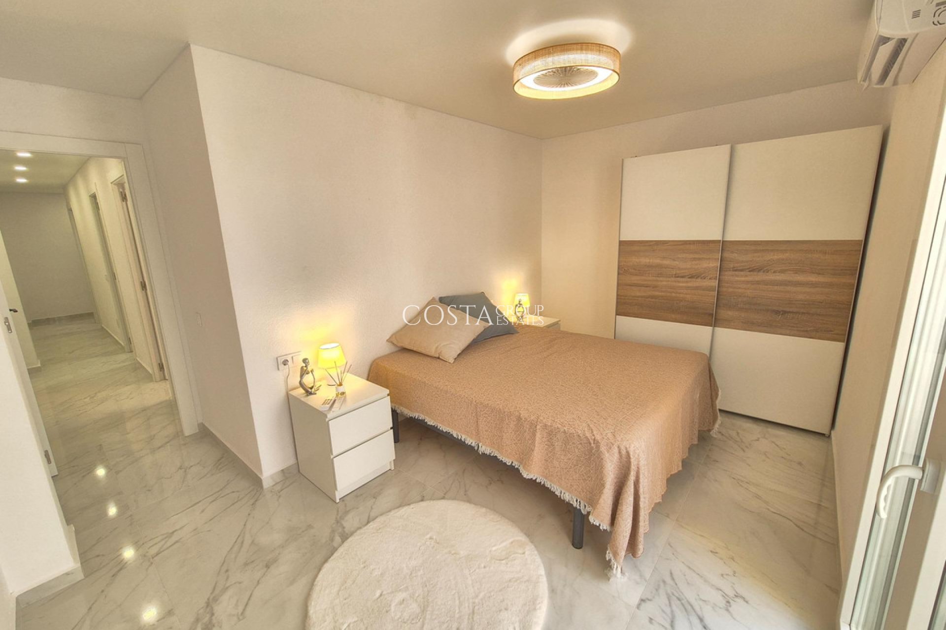 Resale - Apartments -
Torrevieja - Torrevieja Centro