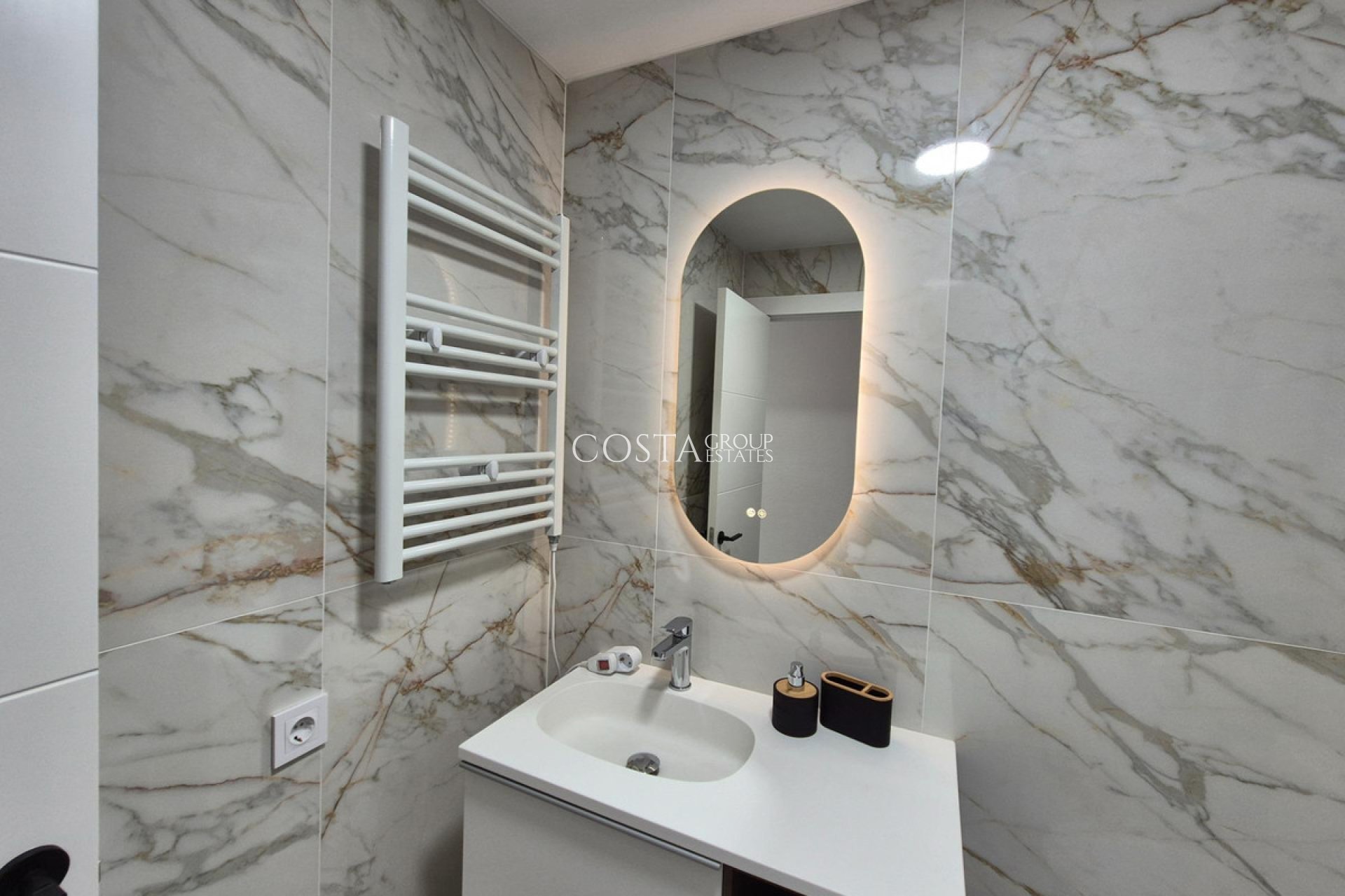 Resale - Apartments -
Torrevieja - Torrevieja Centro