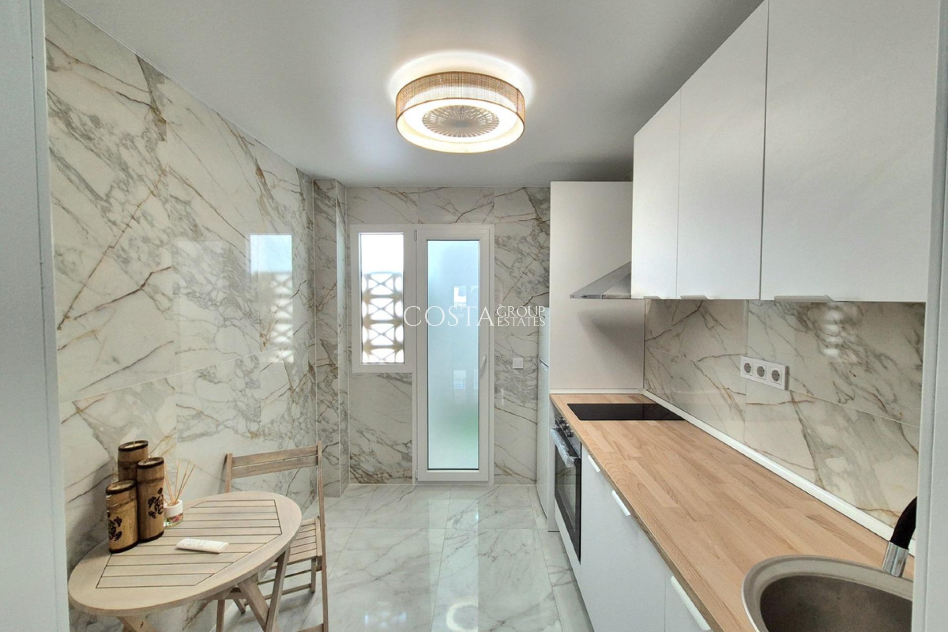 Resale - Apartments -
Torrevieja - Torrevieja Centro