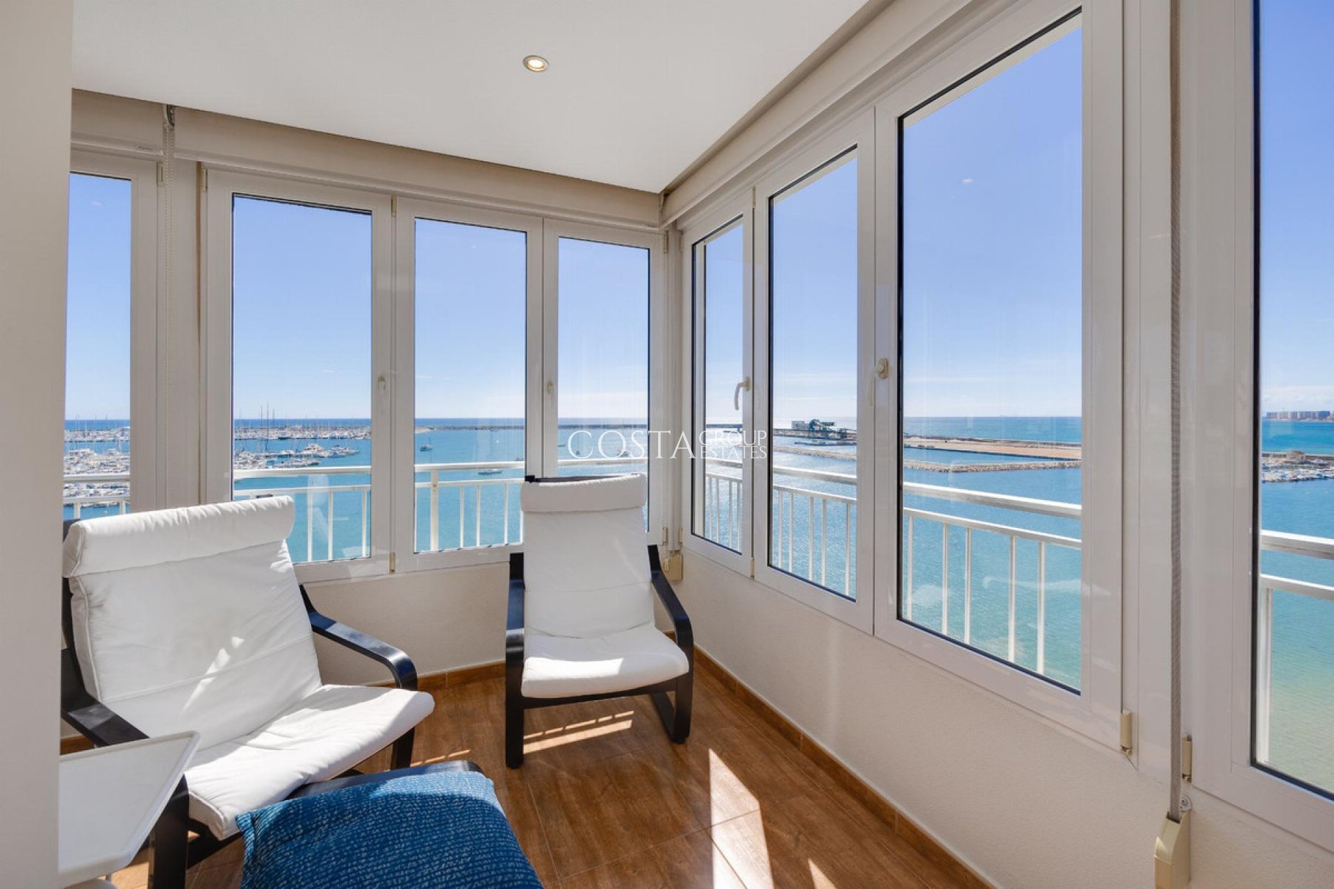 Resale - Apartments -
Torrevieja - Torrevieja Centro