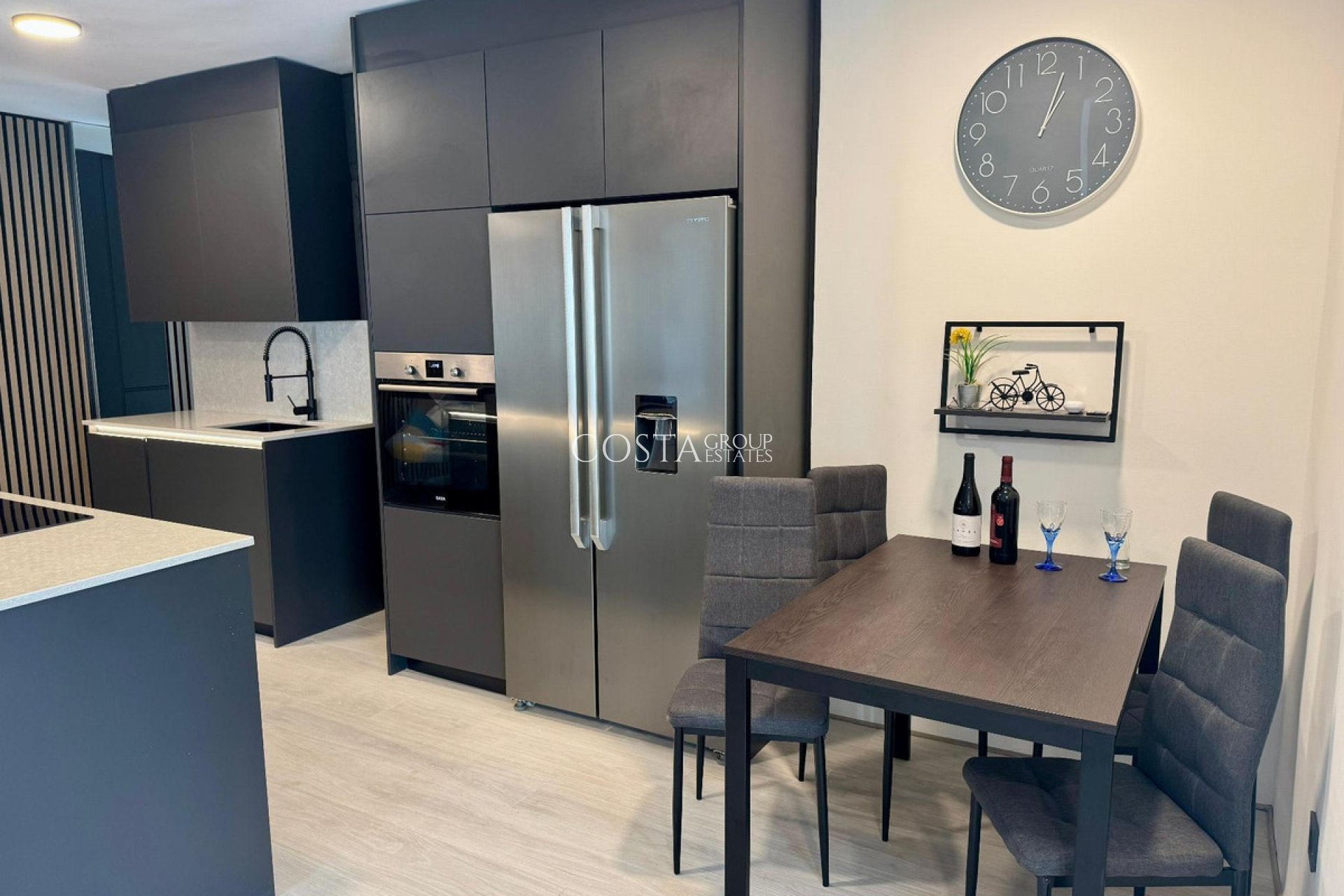 Resale - Apartments -
Torrevieja - Torrevieja Centro