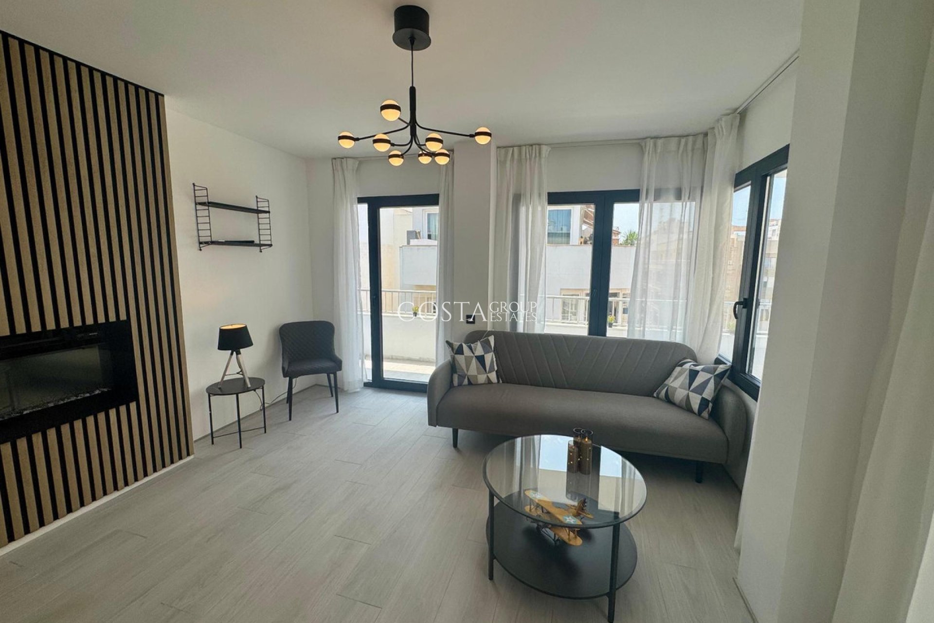 Resale - Apartments -
Torrevieja - Torrevieja Centro