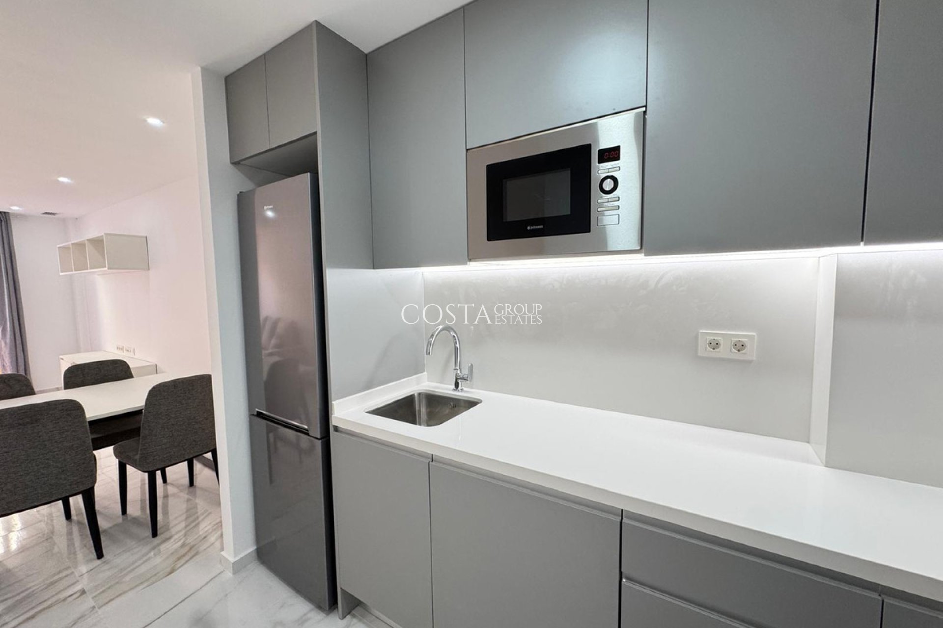 Resale - Apartments -
Torrevieja - Torrevieja Centro