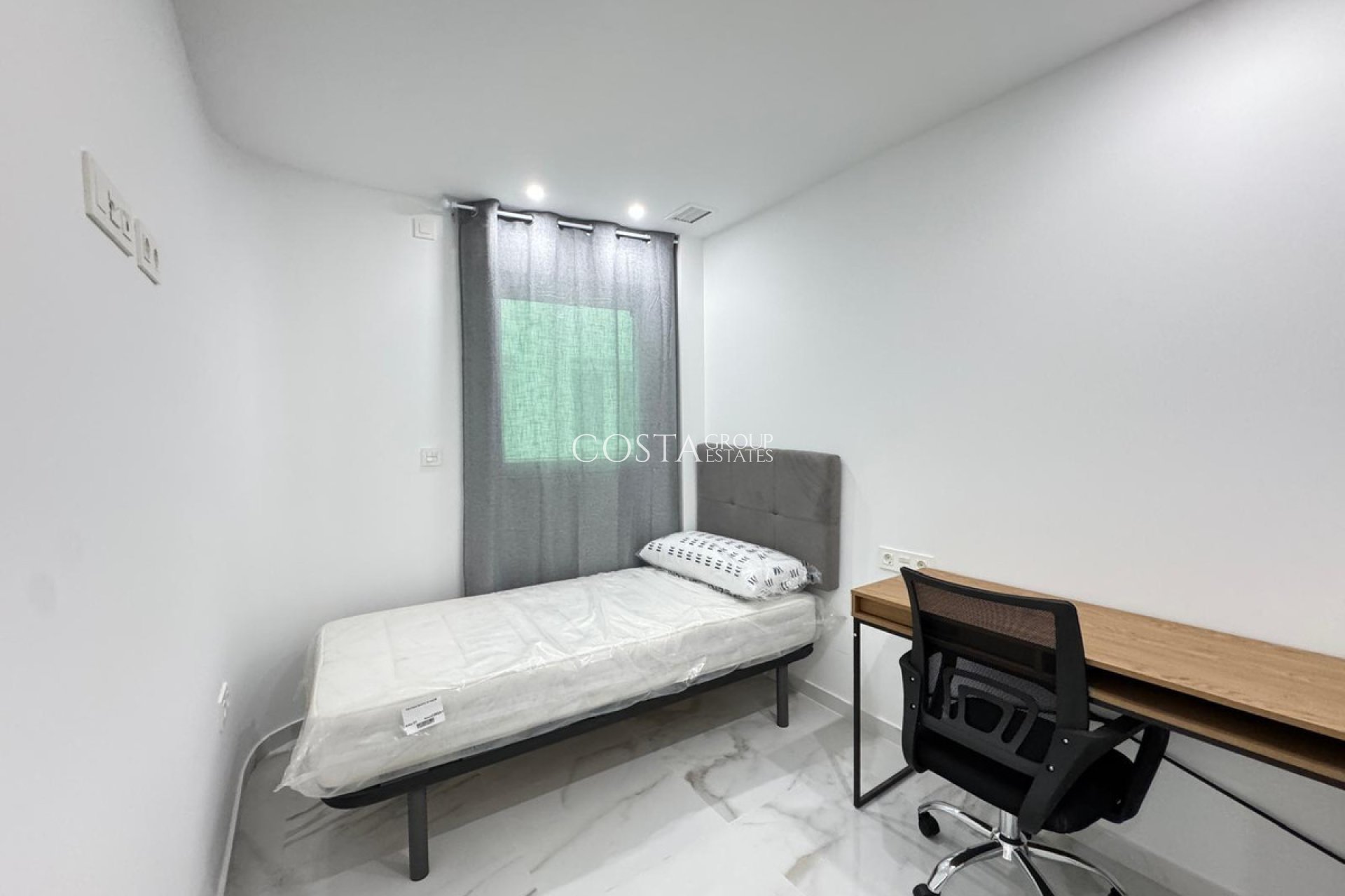 Resale - Apartments -
Torrevieja - Torrevieja Centro