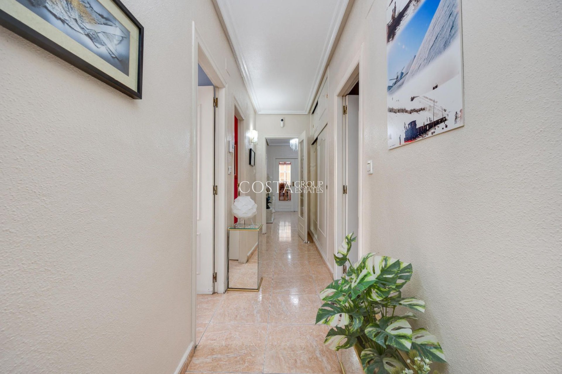 Resale - Apartments -
Torrevieja - Torrevieja Centro