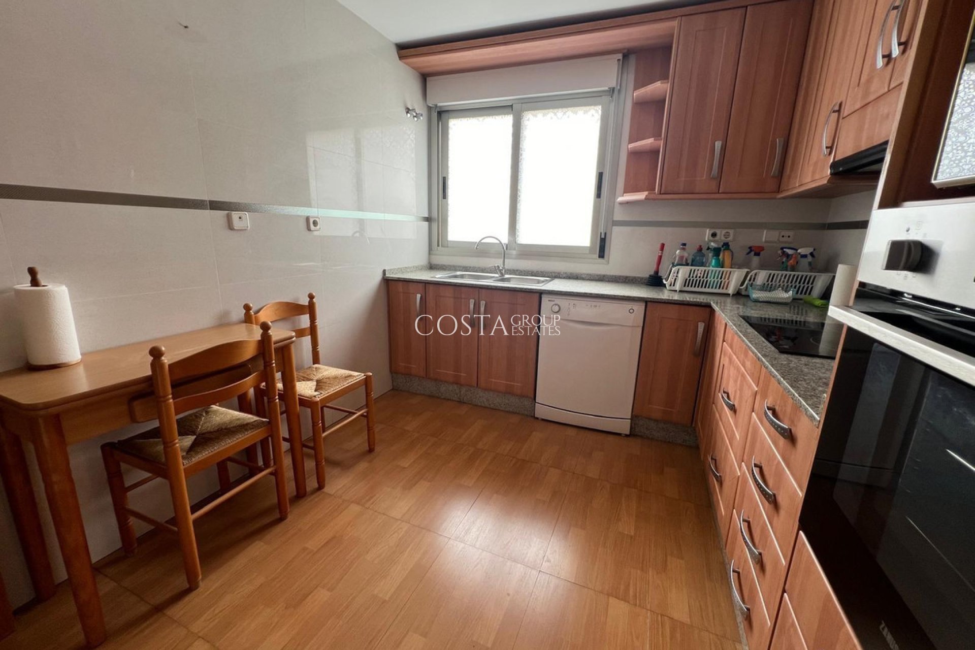 Resale - Apartments -
Torrevieja - Torrevieja Centro