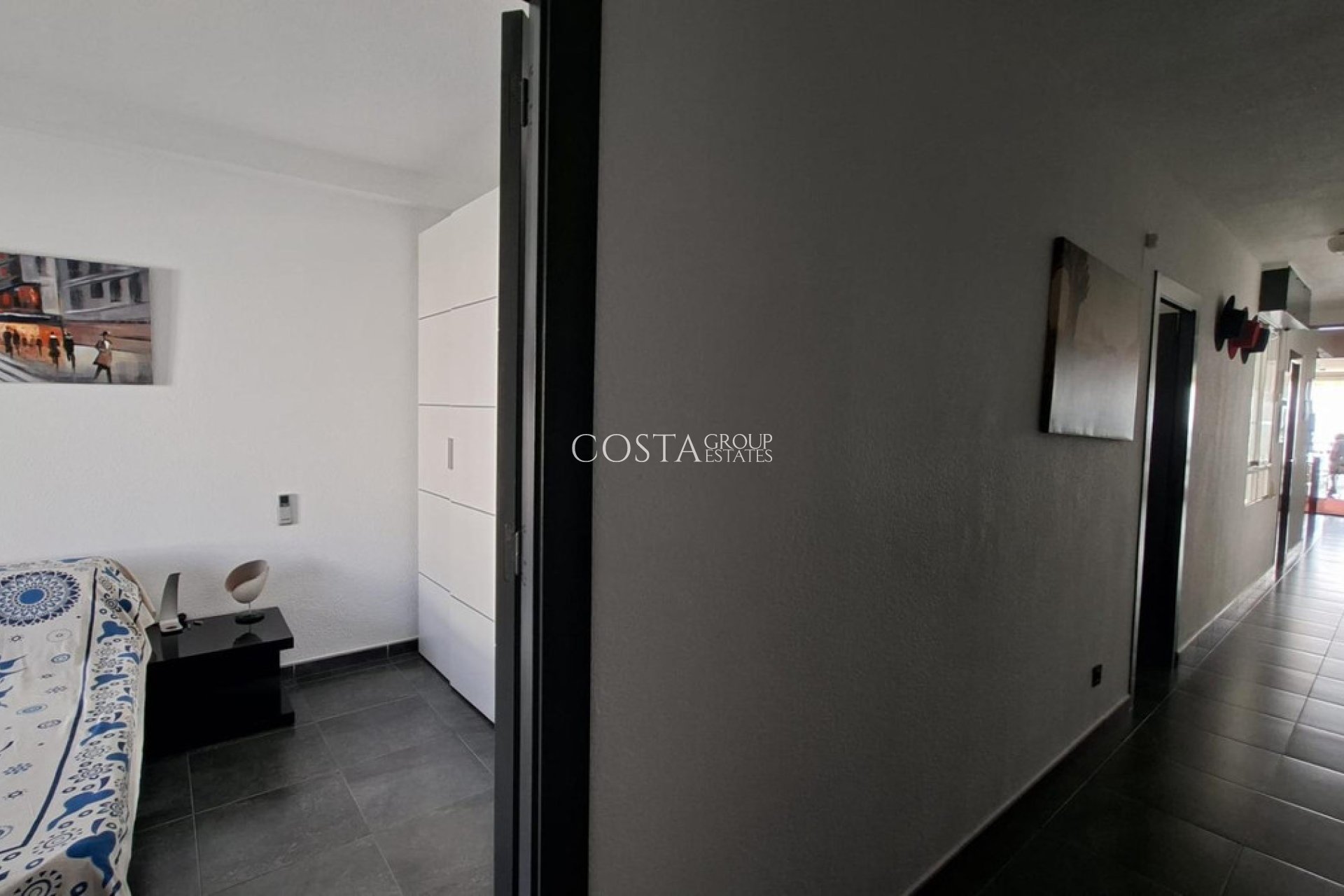 Resale - Apartments -
Torrevieja - Torrevieja Centro