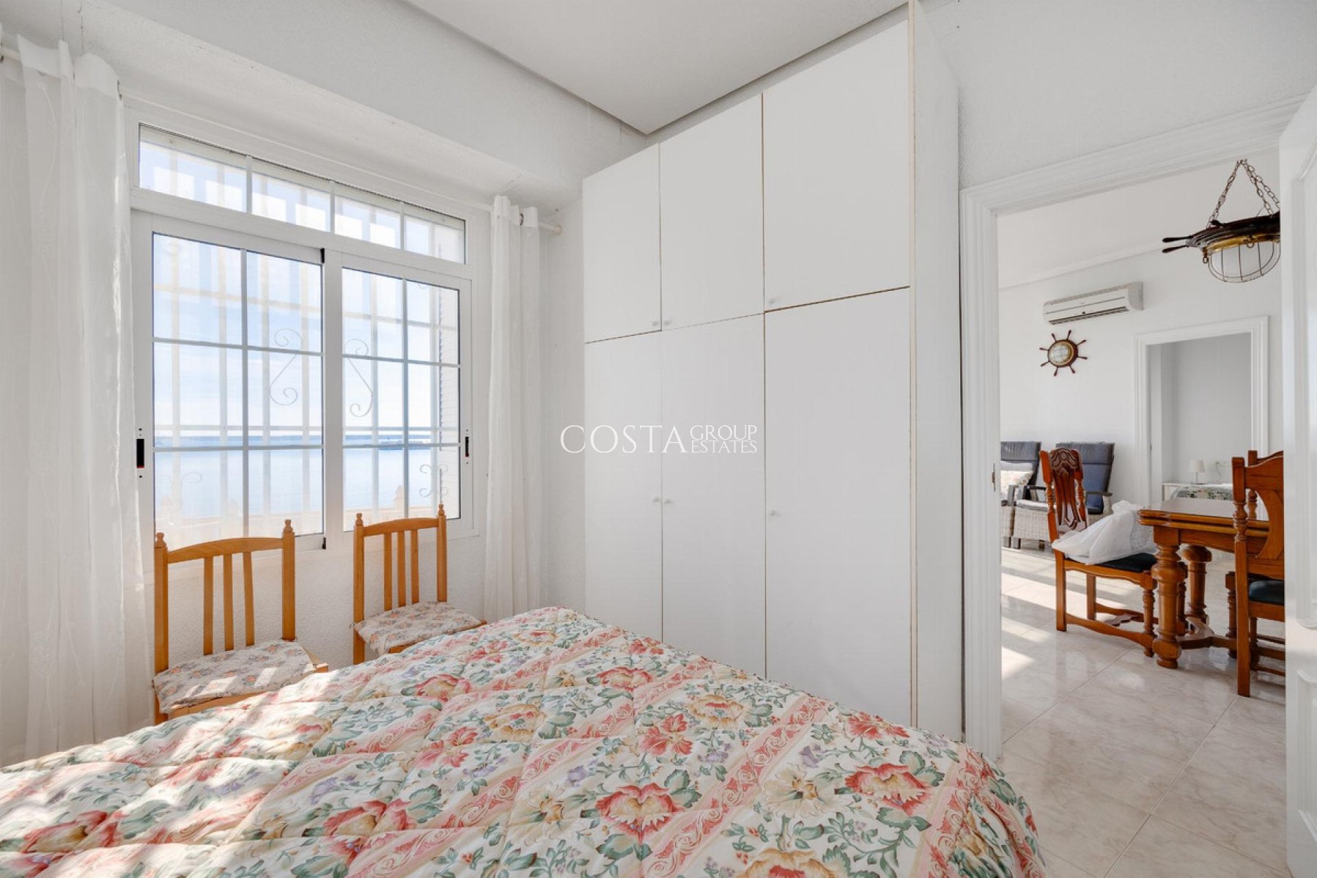 Resale - Apartments -
Torrevieja - Torrevieja Centro