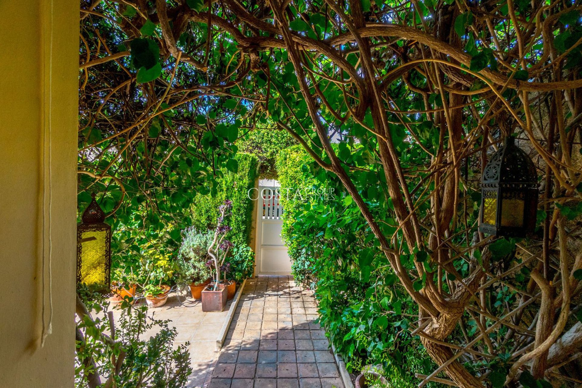 Resale - Apartments -
Torrevieja - Torrevieja Centro