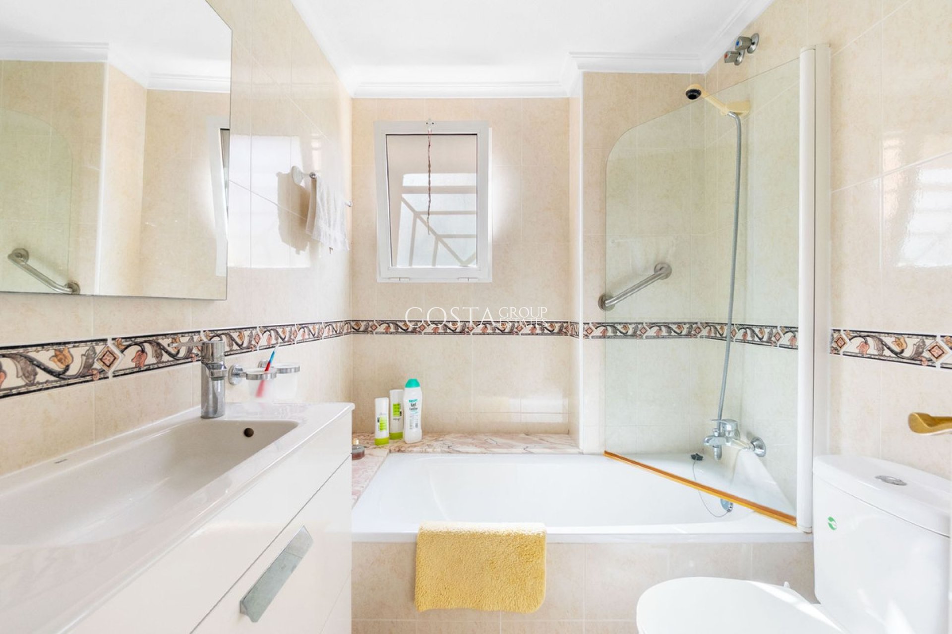 Resale - Apartments -
Torrevieja - Torrevieja Centro