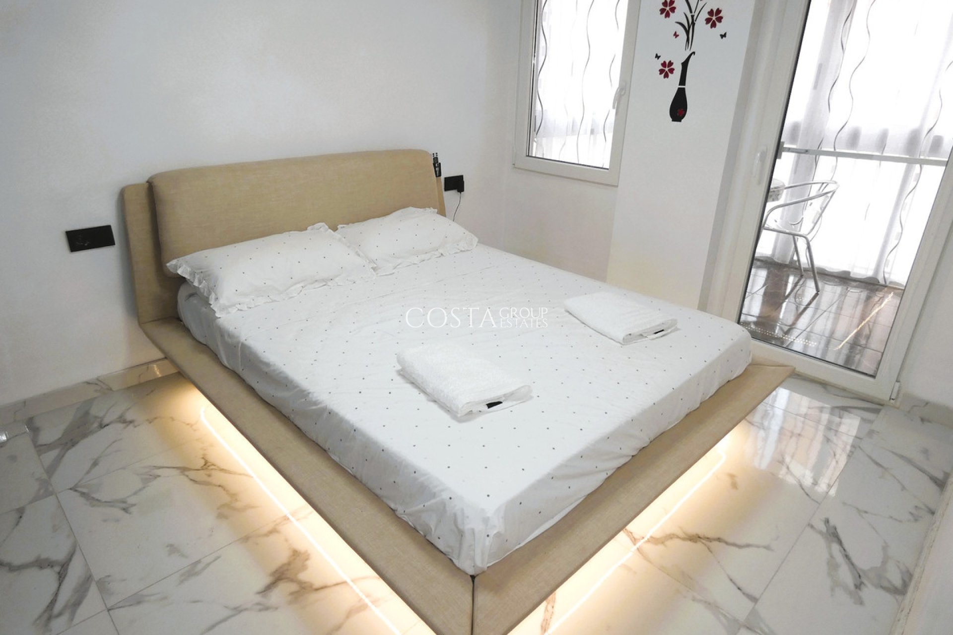 Resale - Apartments -
Torrevieja - Torrevieja Centro