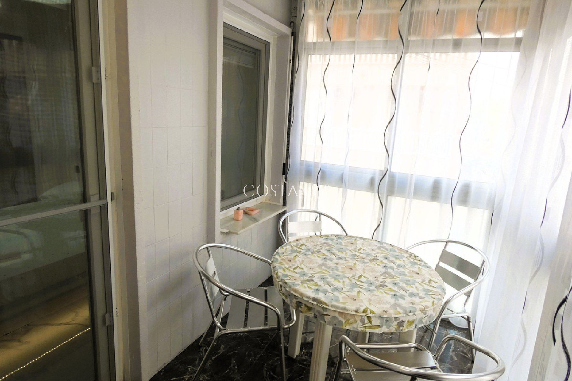 Resale - Apartments -
Torrevieja - Torrevieja Centro