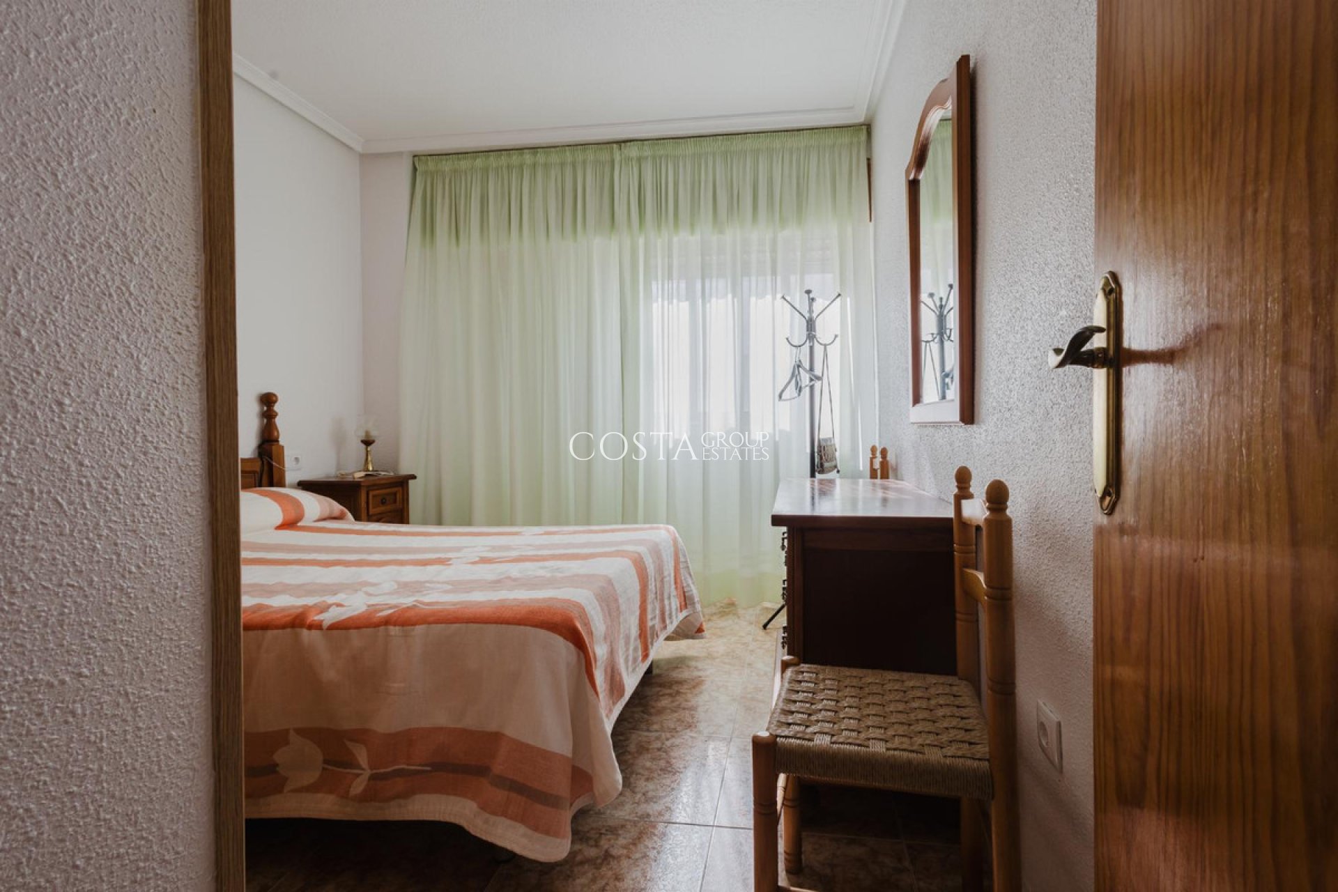 Resale - Apartments -
Torrevieja - Torrevieja Centro