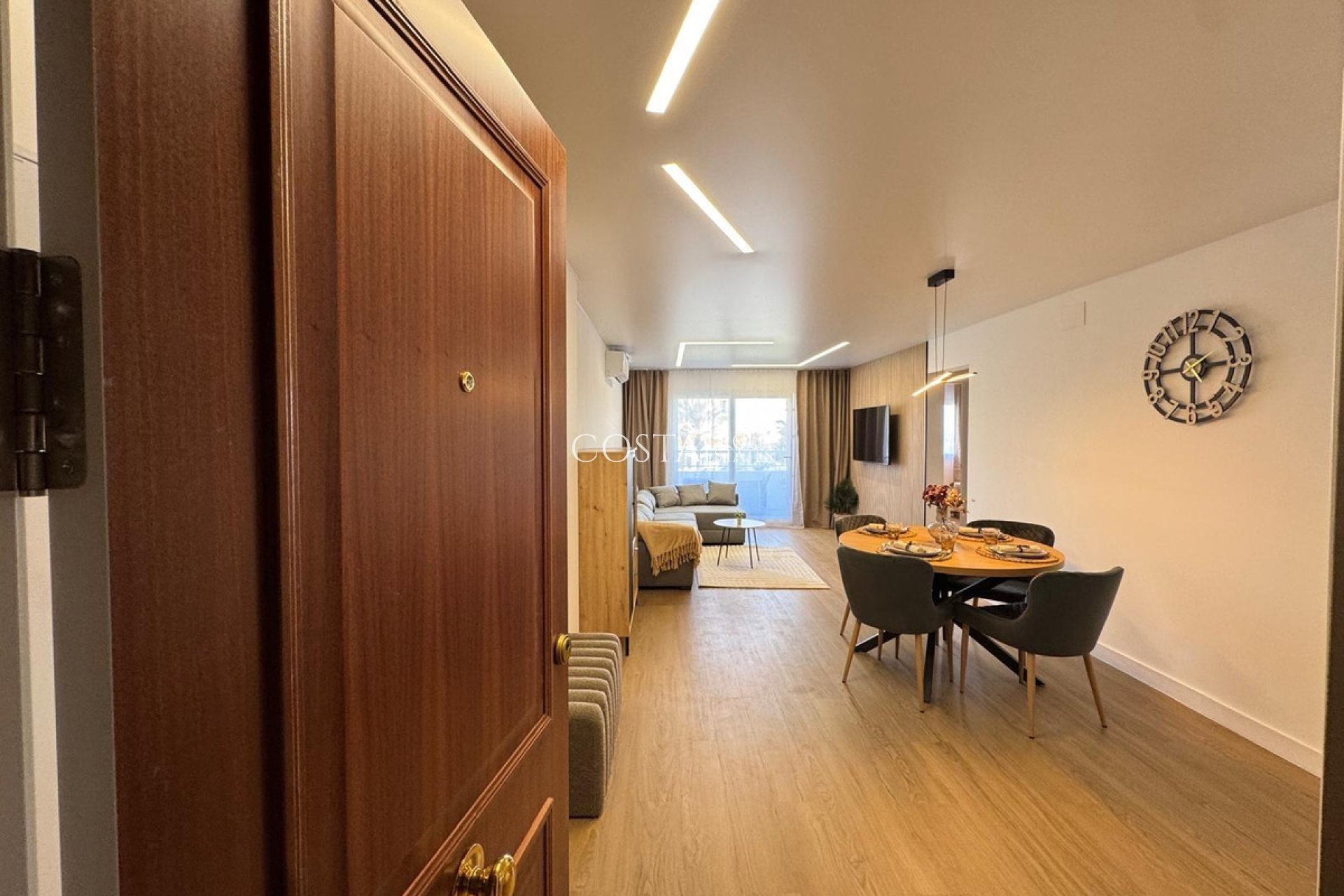 Resale - Apartments -
Torrevieja - Torrevieja Centro