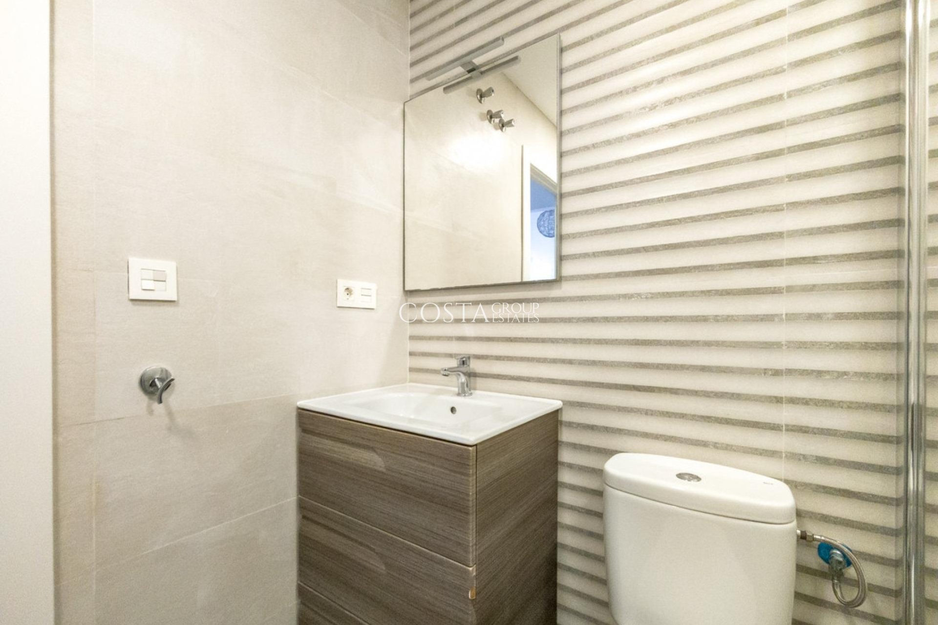 Resale - Apartments -
Torrevieja - Torrevieja Centro