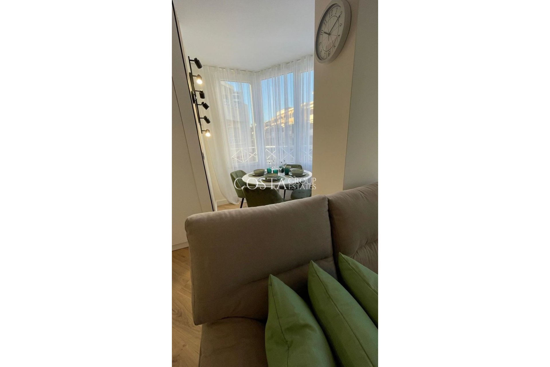 Resale - Apartments -
Torrevieja - Torrevieja Centro