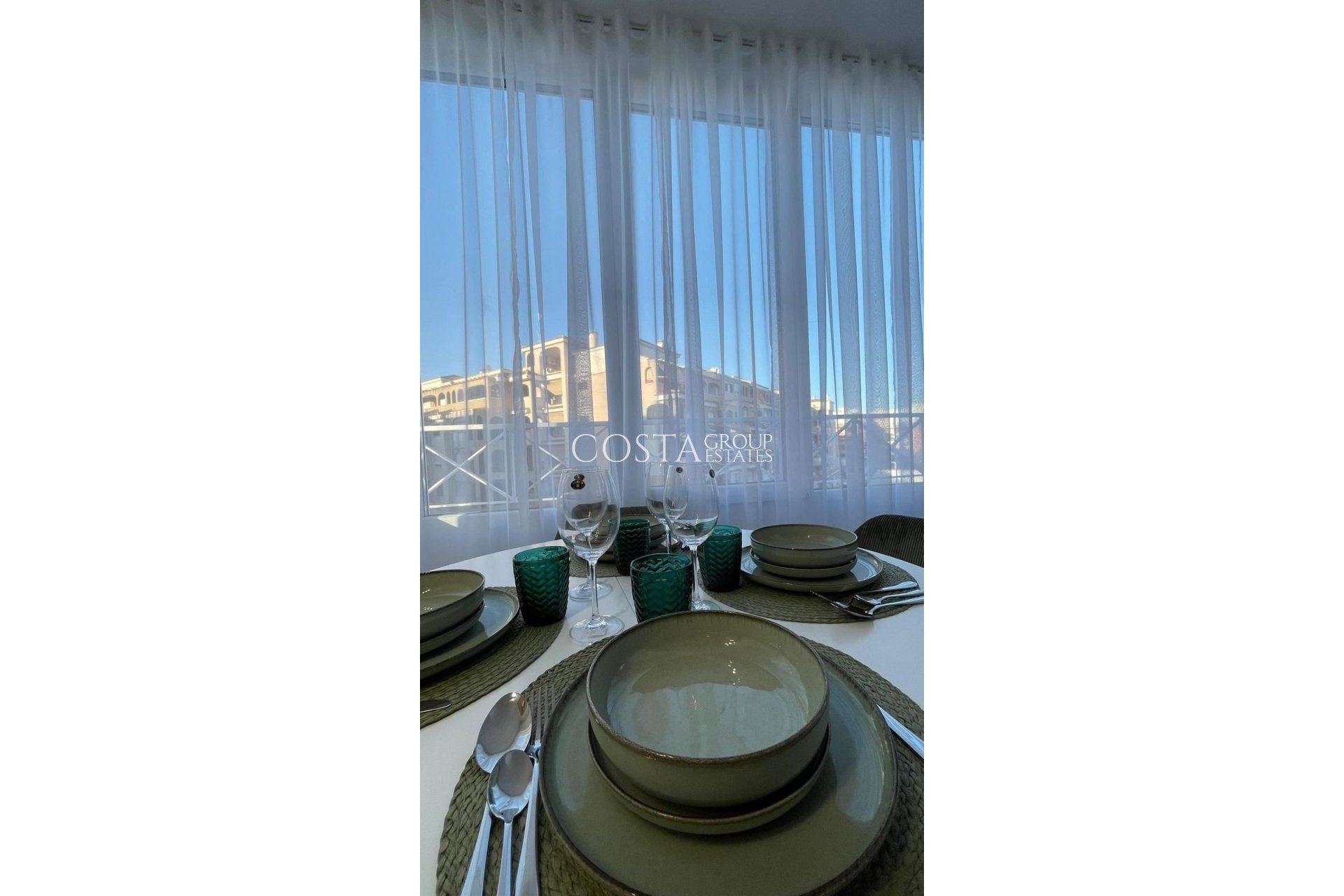 Resale - Apartments -
Torrevieja - Torrevieja Centro