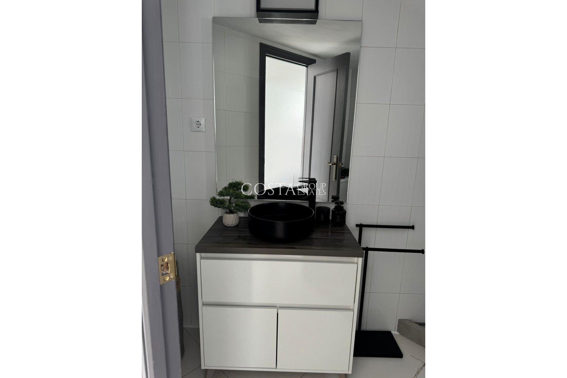 Resale - Apartments -
Torrevieja - Torrevieja Centro