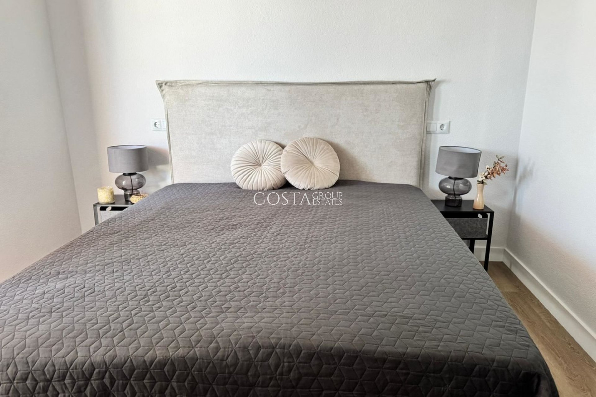 Resale - Apartments -
Torrevieja - Torrevieja Centro