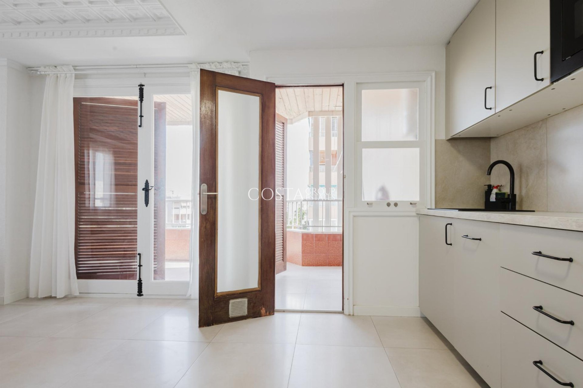 Resale - Apartments -
Torrevieja - Torrevieja Centro