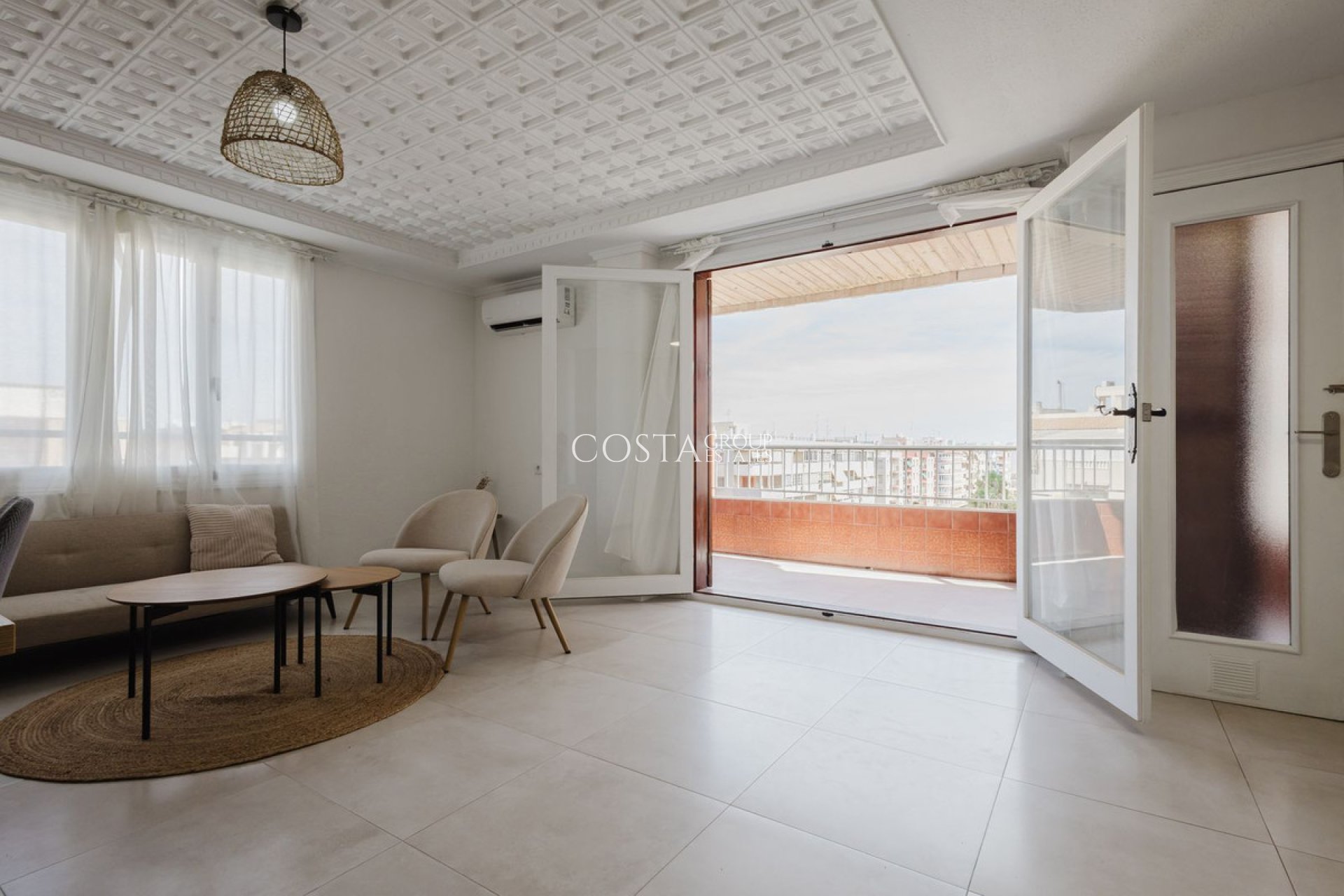 Resale - Apartments -
Torrevieja - Torrevieja Centro