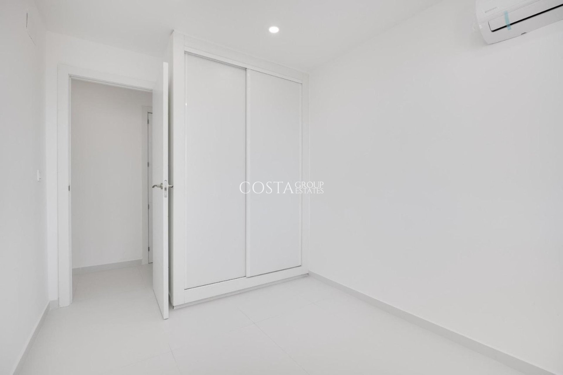 Resale - Apartments -
Torrevieja - Torrevieja Centro