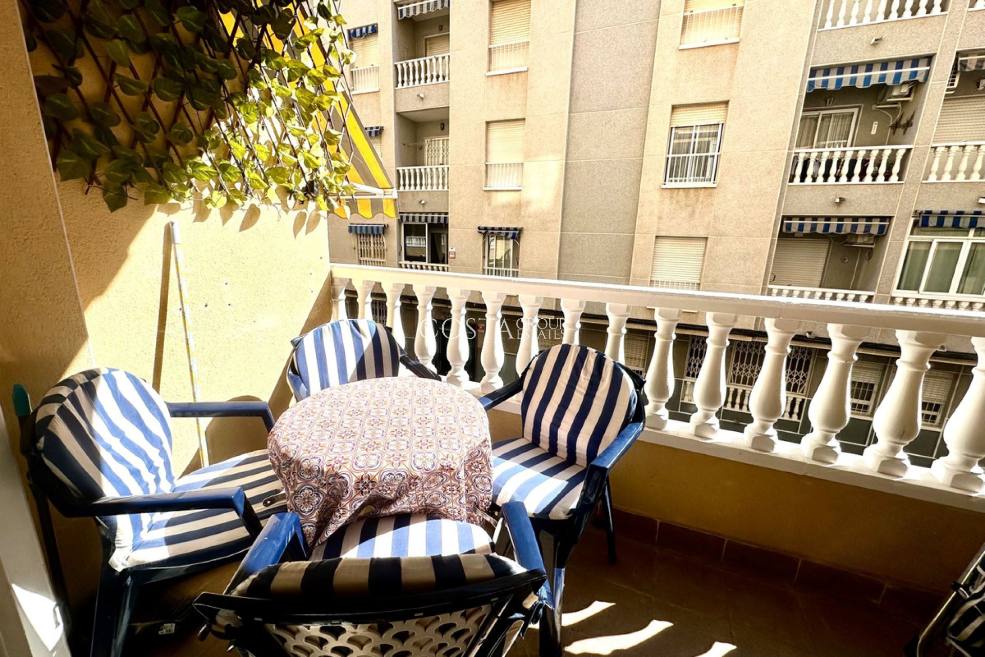 Resale - Apartments -
Torrevieja - Torrevieja Centro